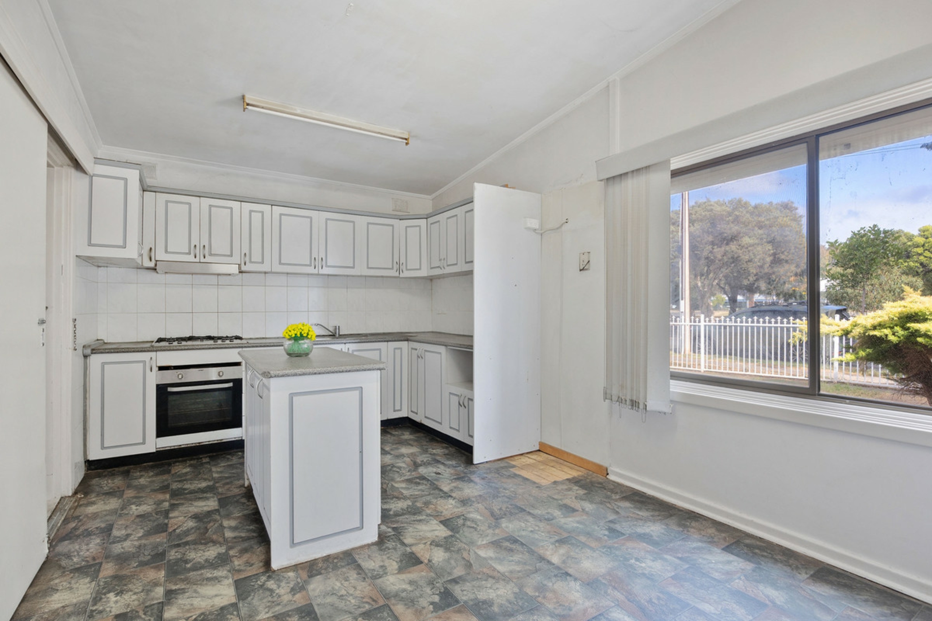 49 Dudley Crescent, MANSFIELD PARK