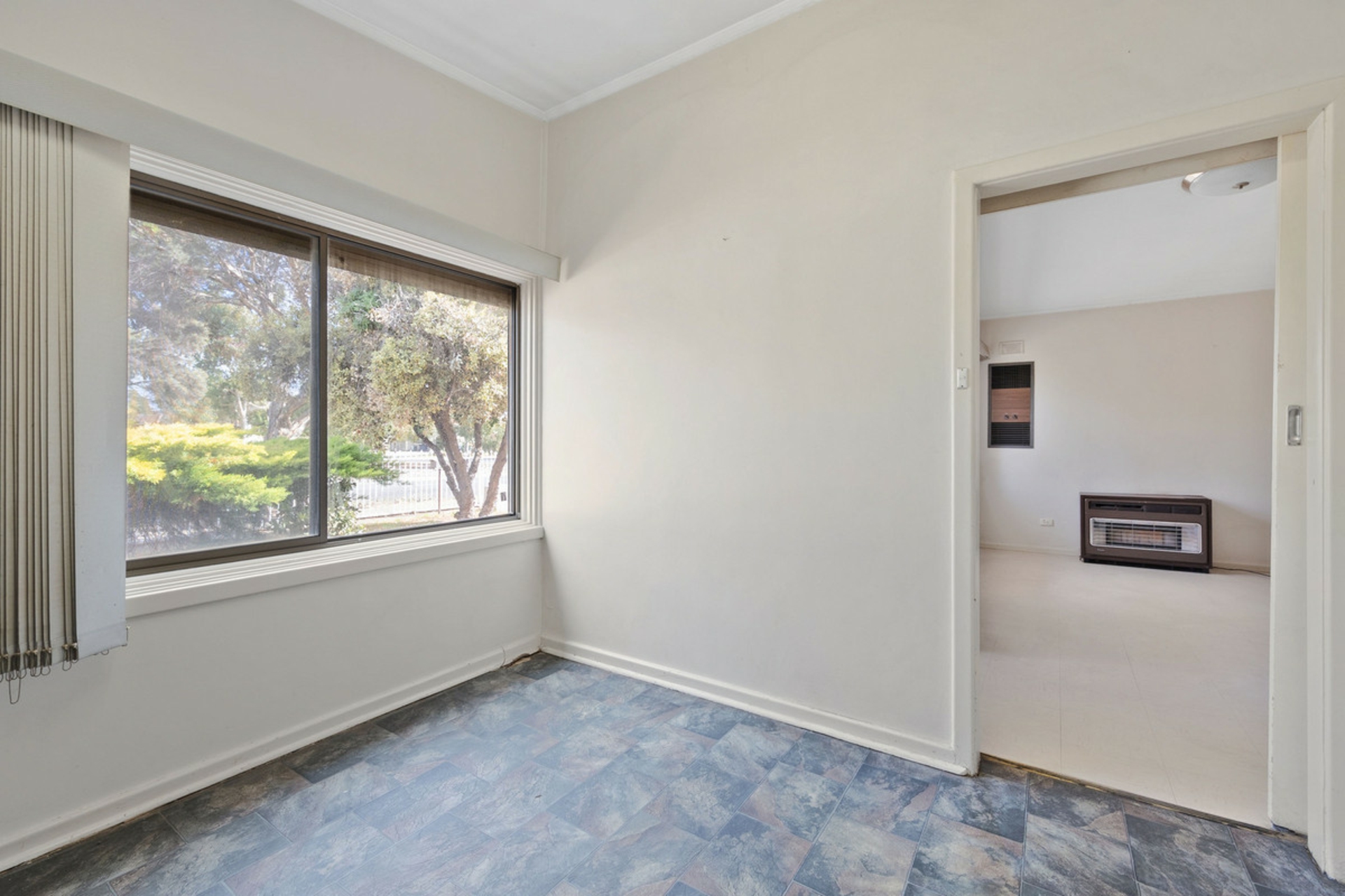 49 Dudley Crescent, MANSFIELD PARK