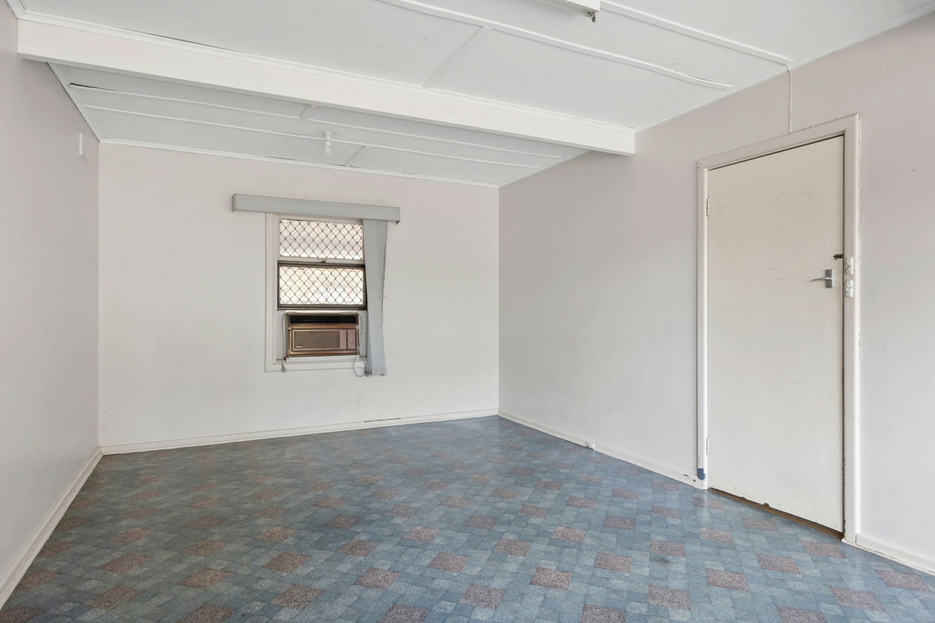 49 Dudley Crescent, MANSFIELD PARK
