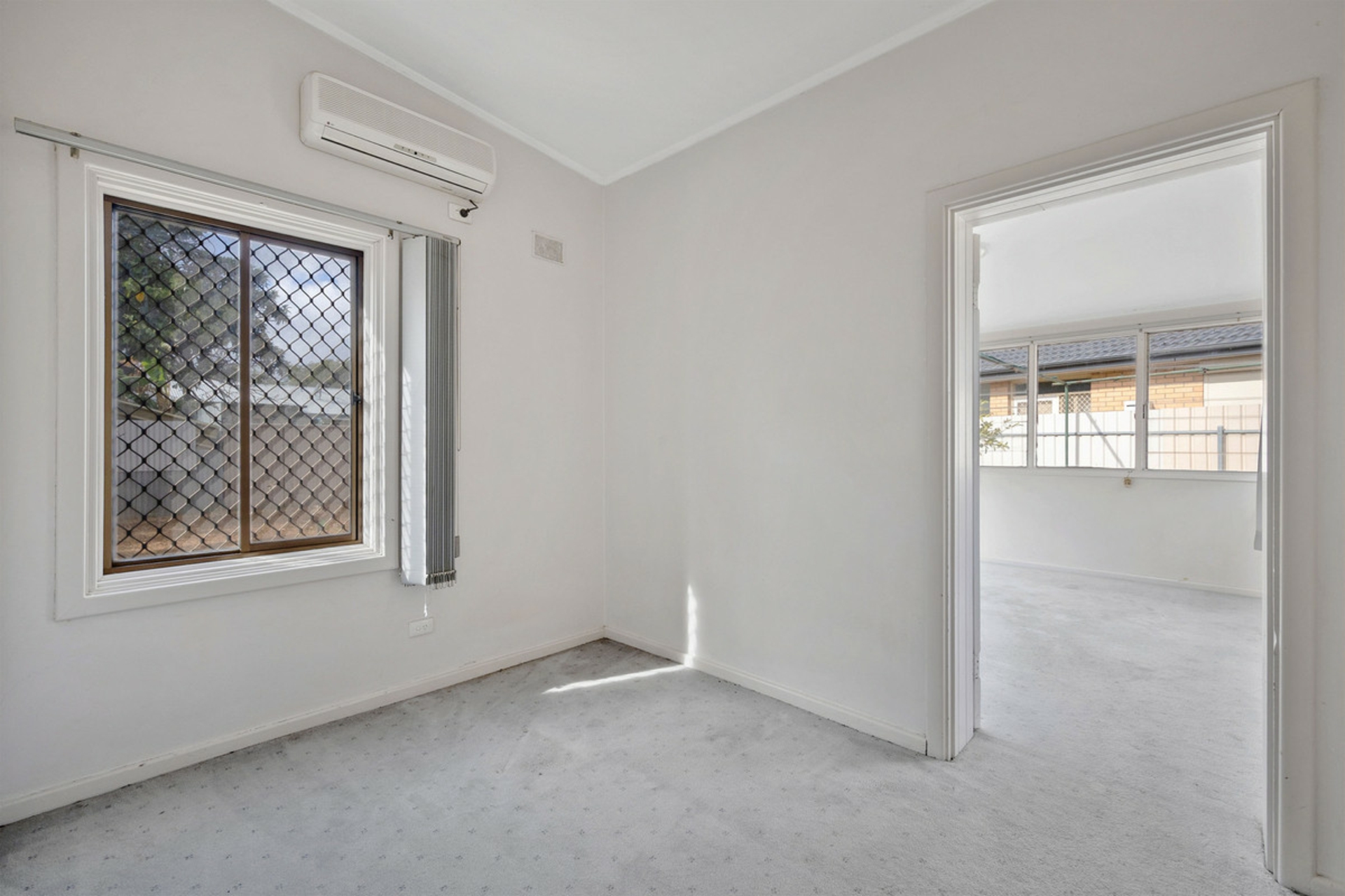 49 Dudley Crescent, MANSFIELD PARK