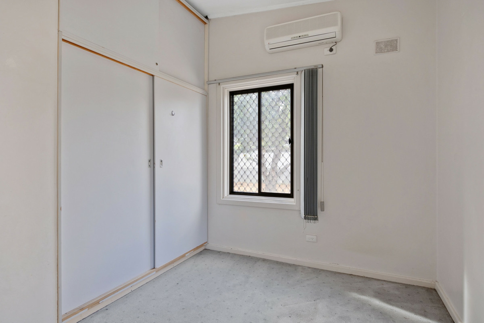 49 Dudley Crescent, MANSFIELD PARK