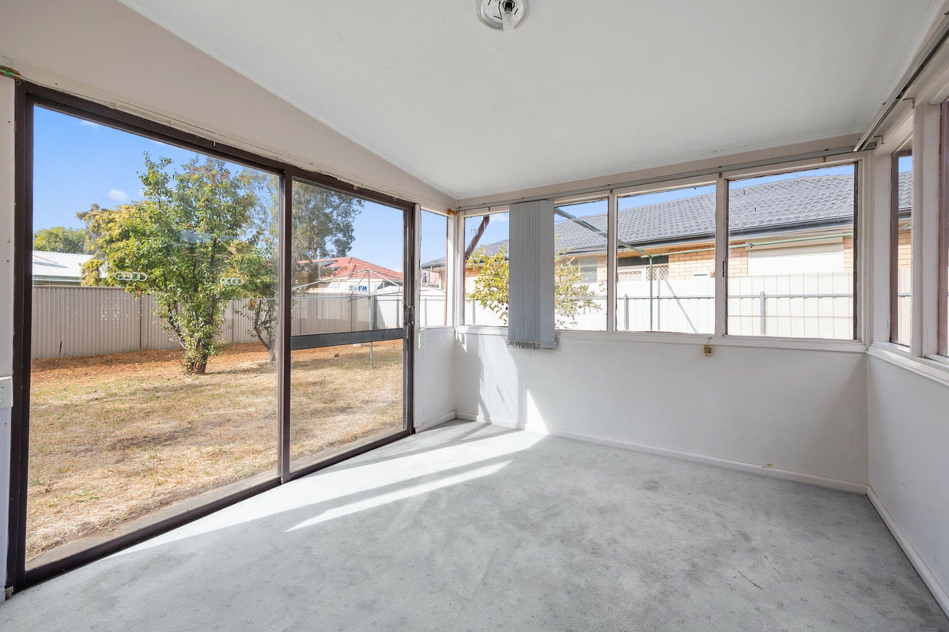 49 Dudley Crescent, MANSFIELD PARK