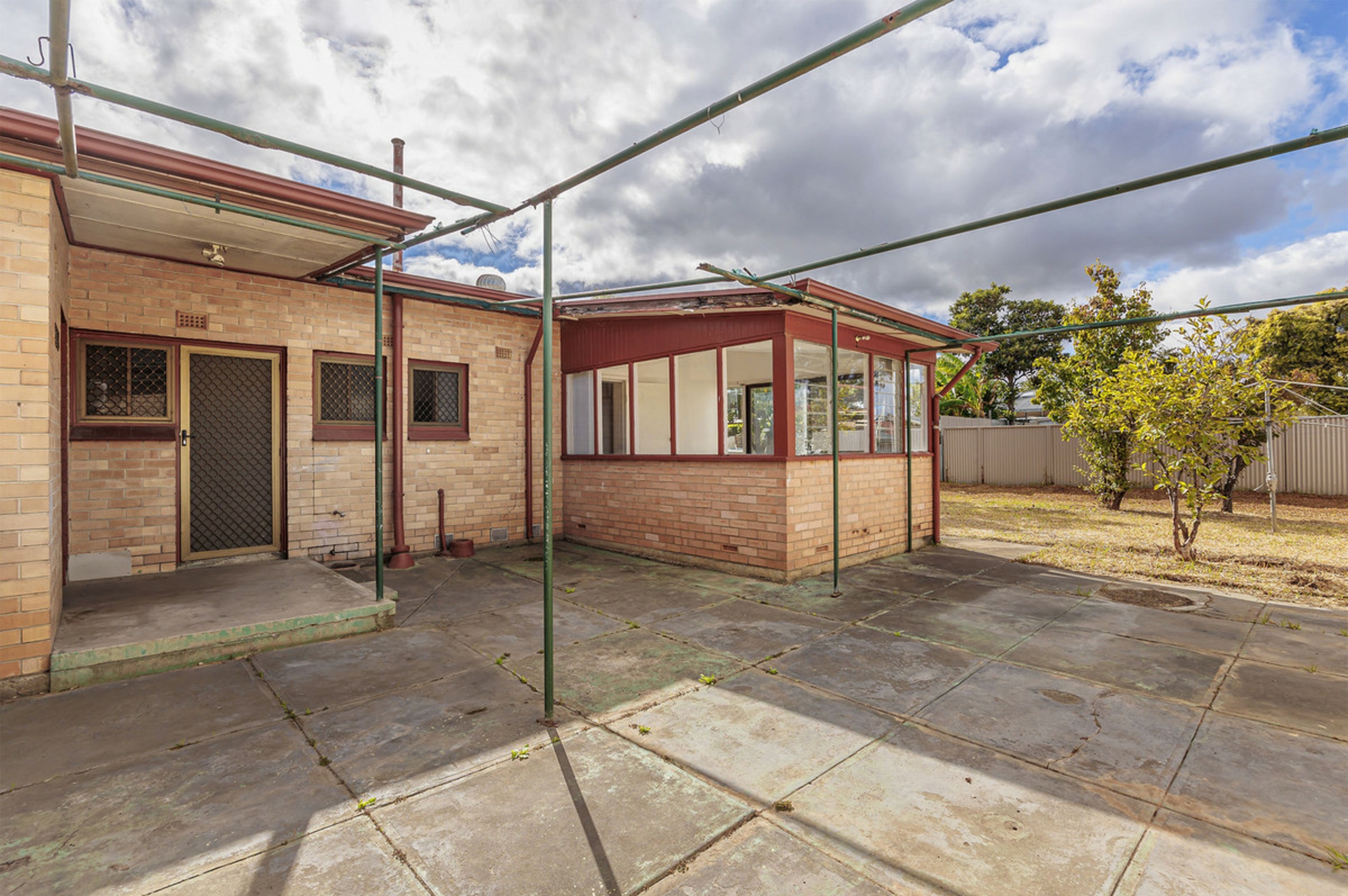 49 Dudley Crescent, MANSFIELD PARK