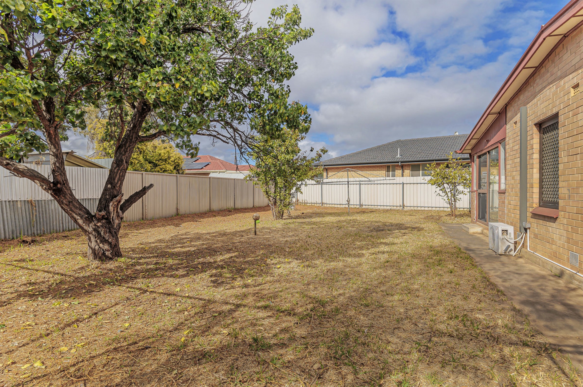 49 Dudley Crescent, MANSFIELD PARK