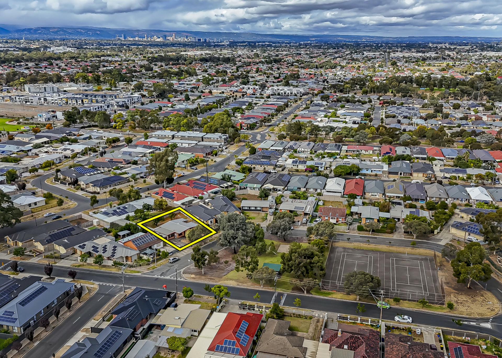 49 Dudley Crescent, MANSFIELD PARK