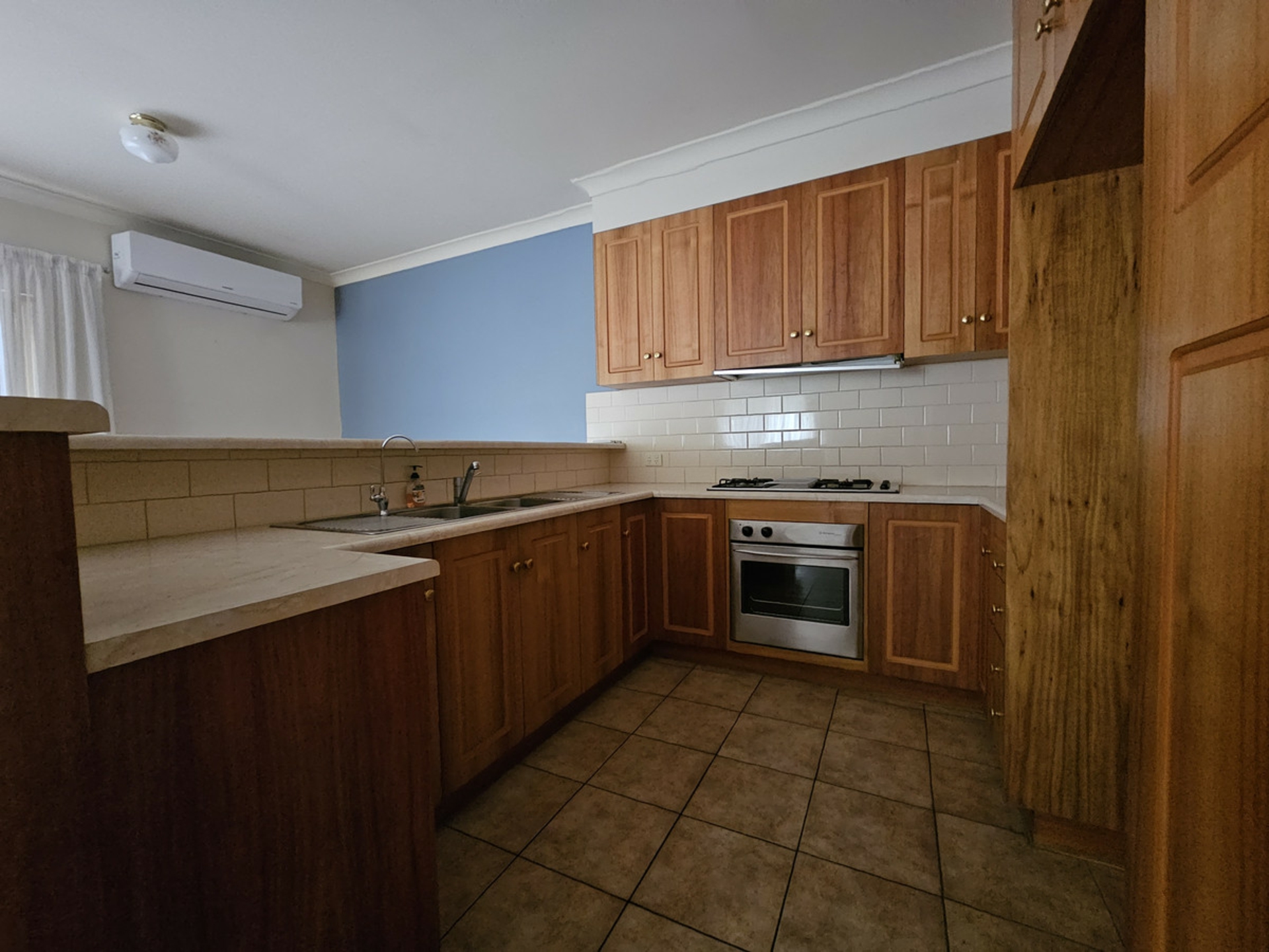 13B East Terrace, HENLEY BEACH