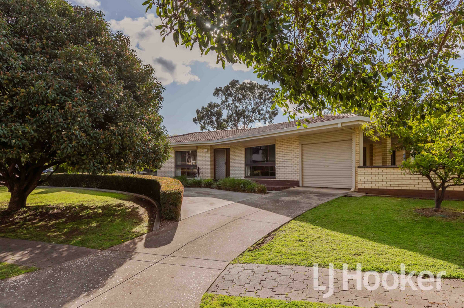 64 Pitman Road, WINDSOR GARDENS