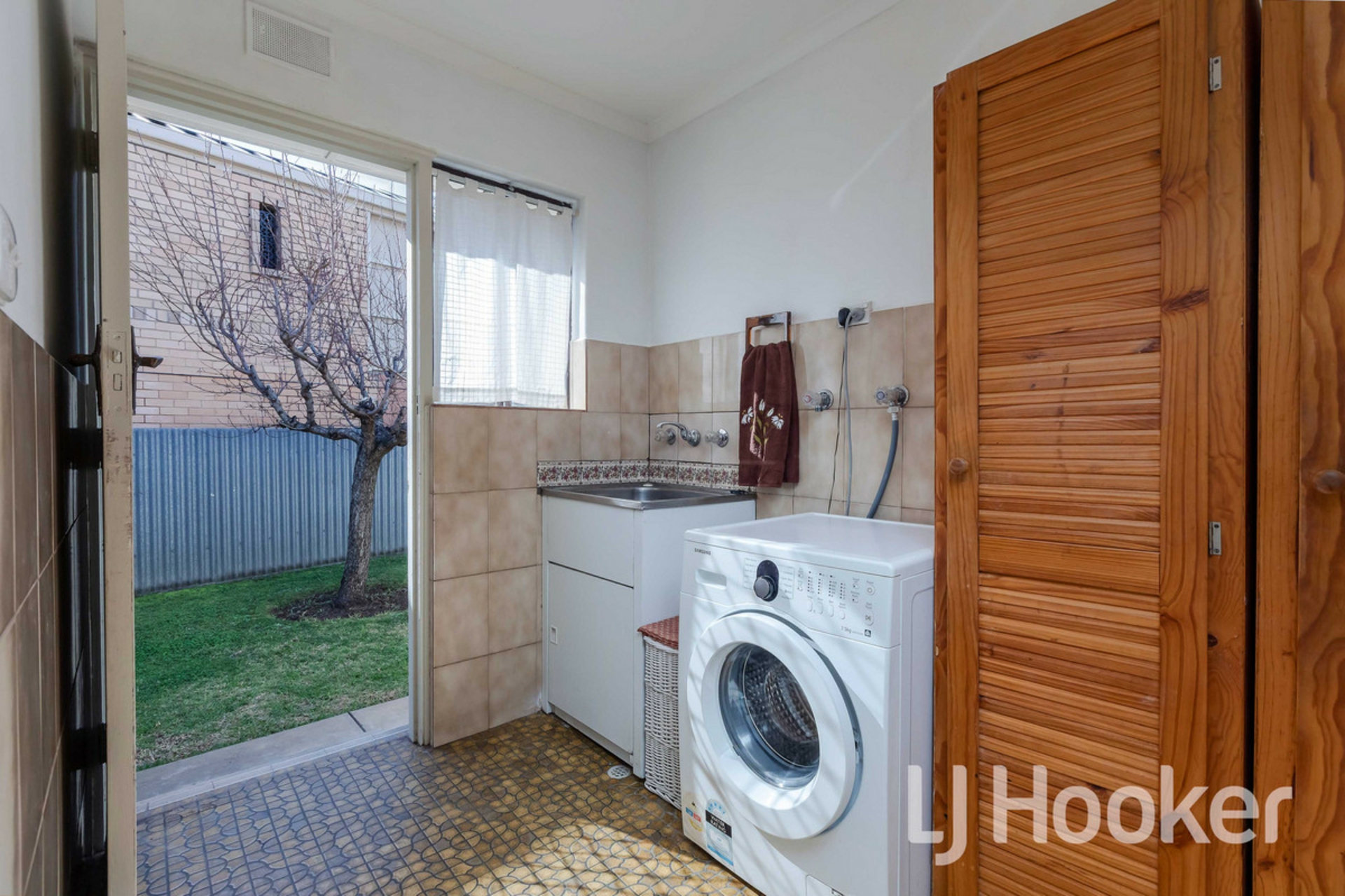 64 Pitman Road, WINDSOR GARDENS