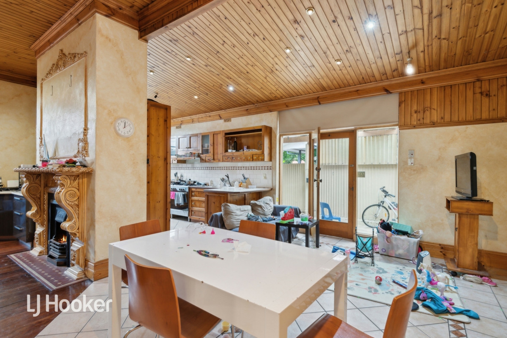 6 Ebor Avenue, MILE END