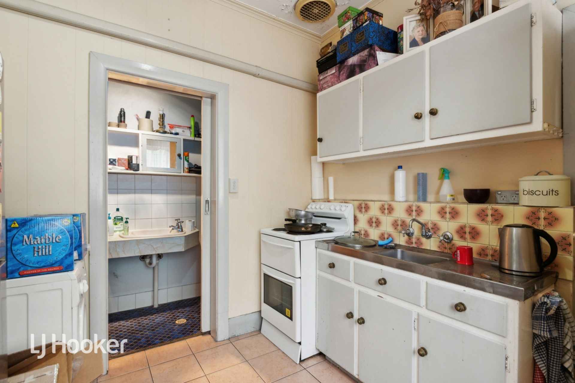 6 Ebor Avenue, MILE END