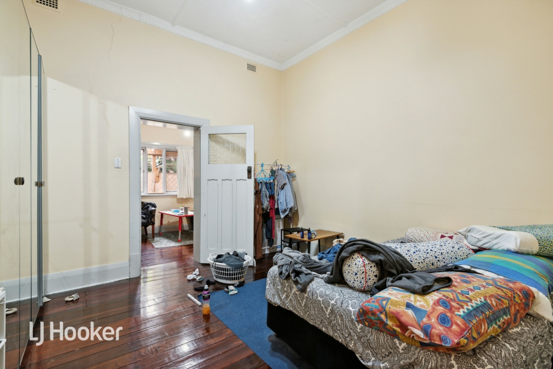 6 Ebor Avenue, MILE END