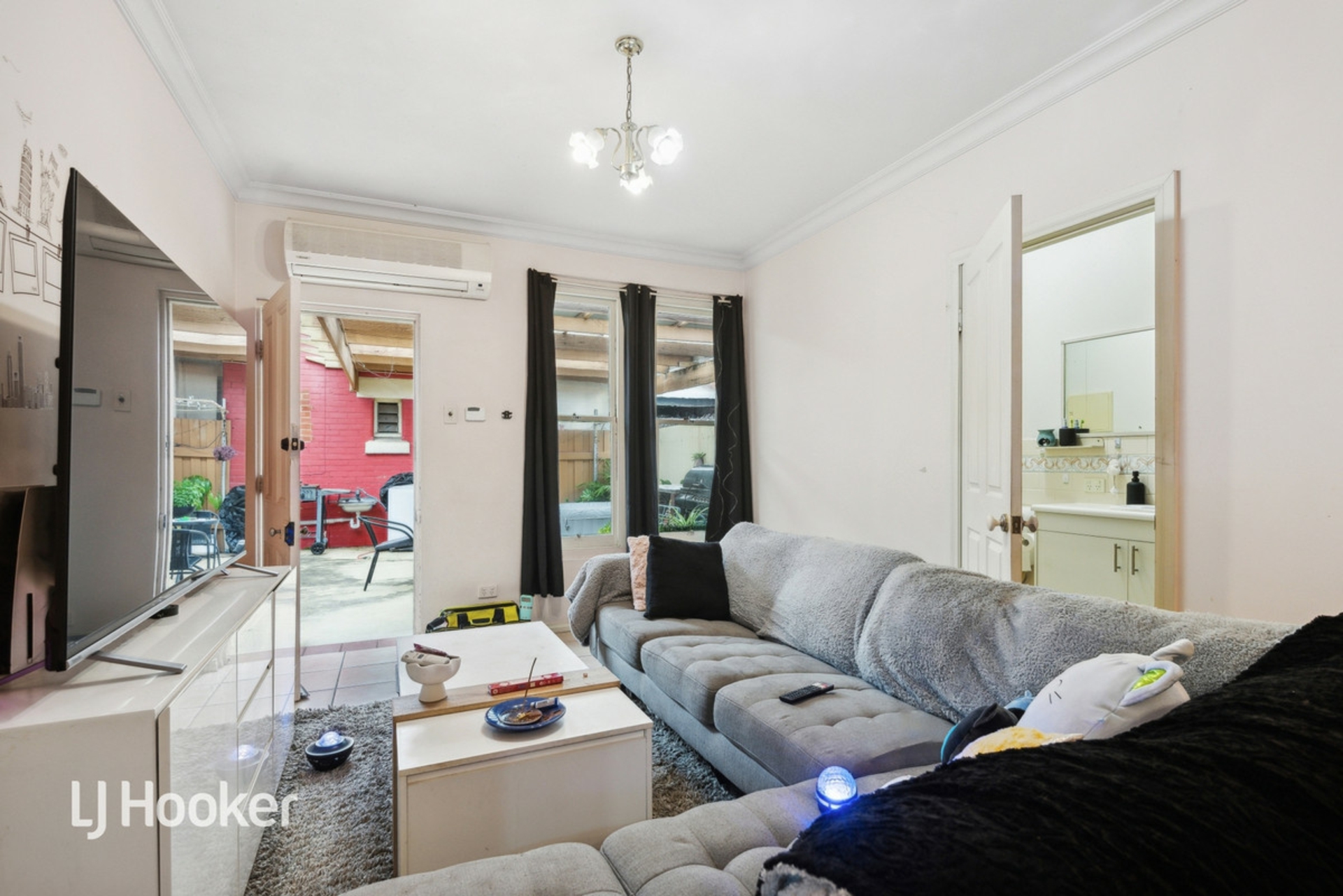 6 Ebor Avenue, MILE END