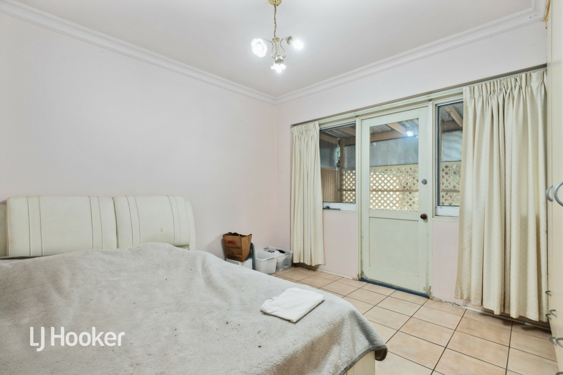 6 Ebor Avenue, MILE END