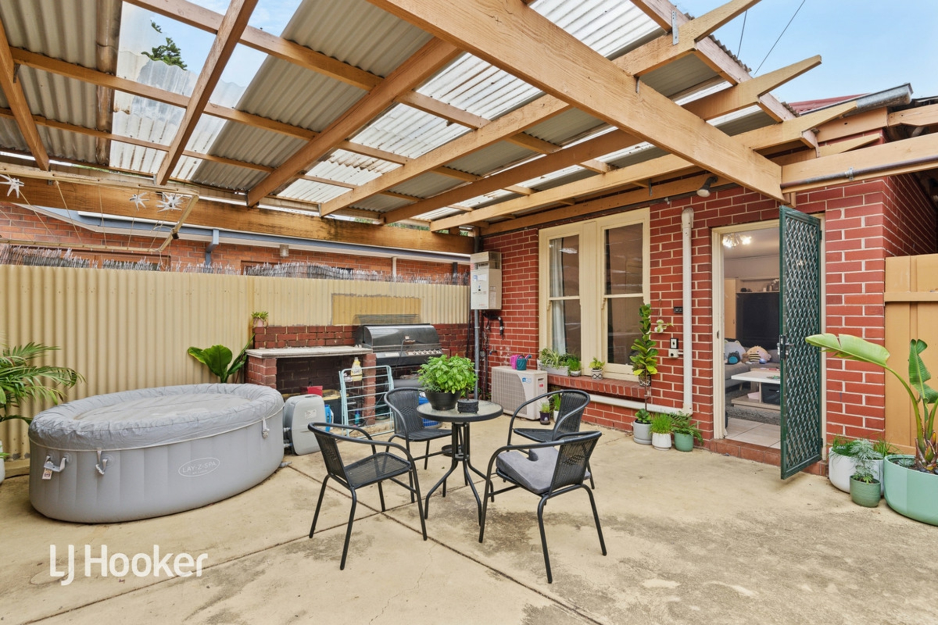 6 Ebor Avenue, MILE END