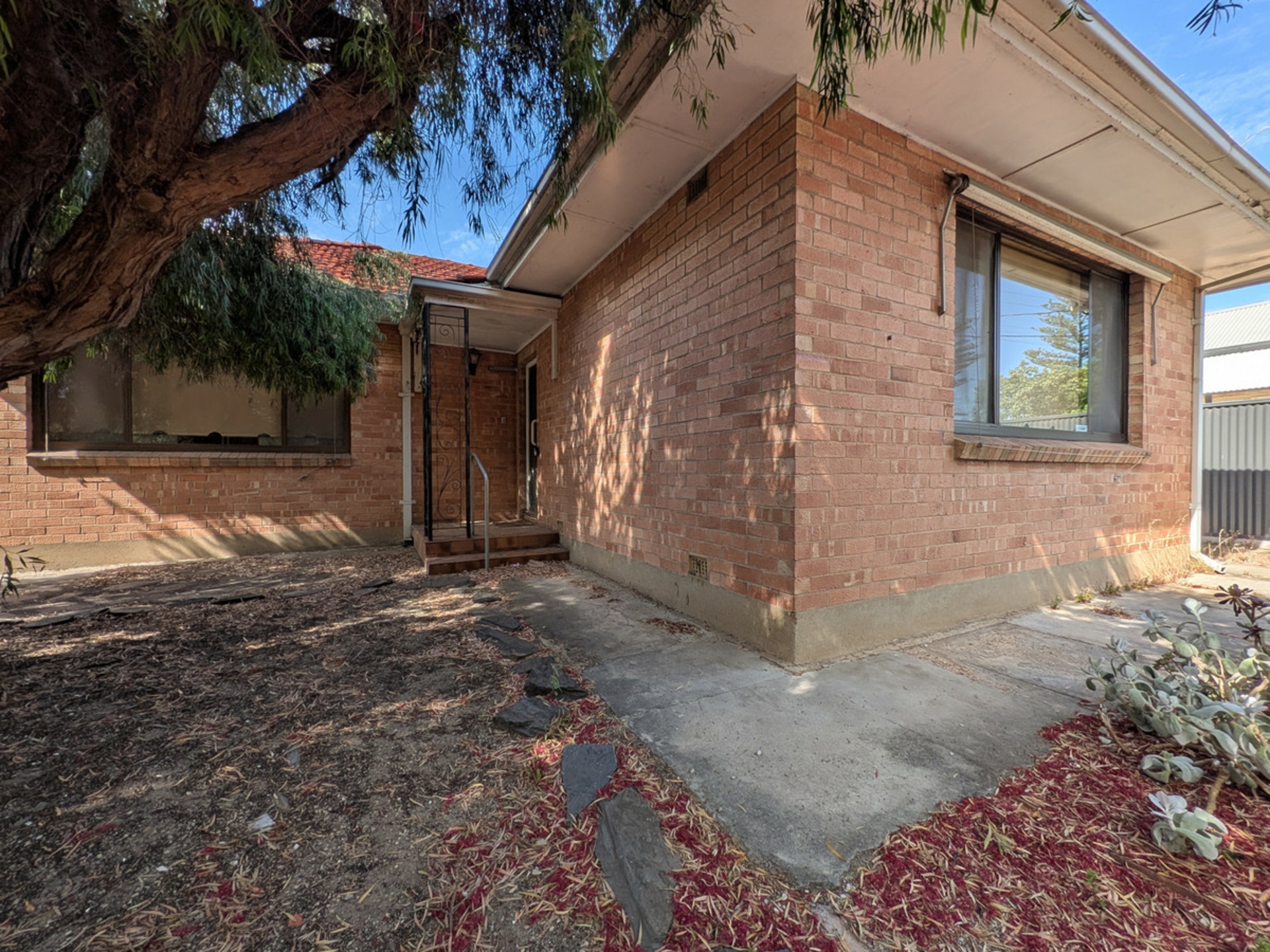 16 Strathfield Terrace, LARGS BAY