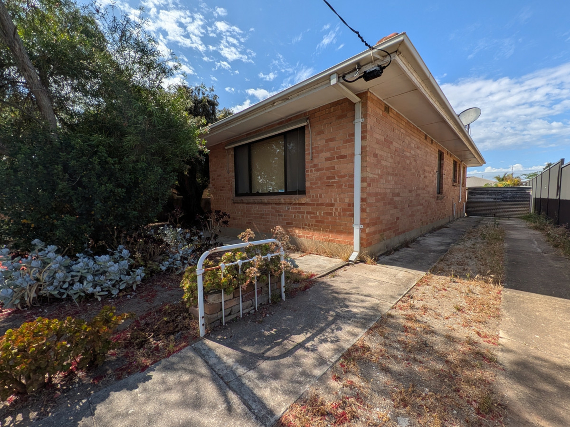 16 Strathfield Terrace, LARGS BAY