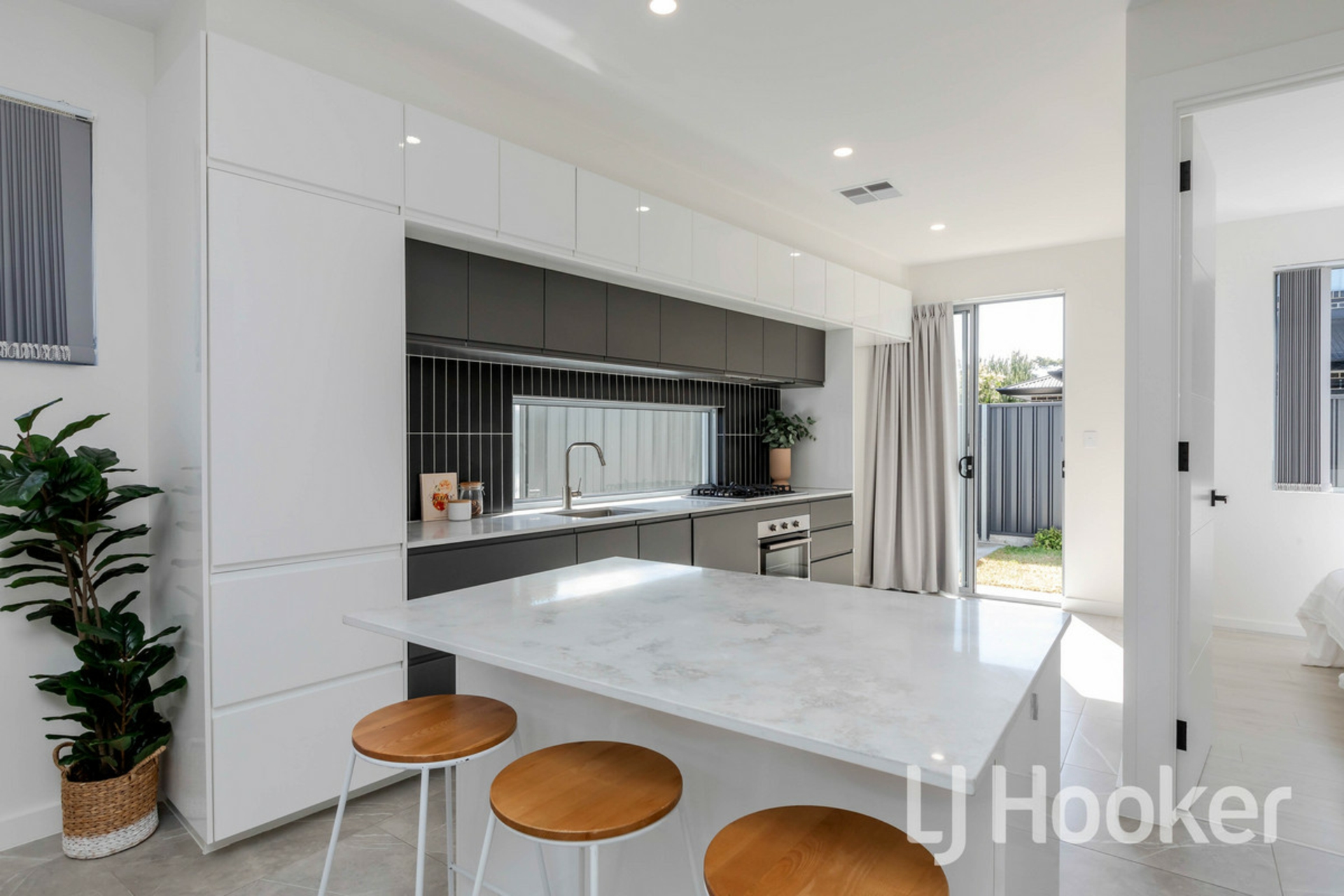 6 Thompson Avenue, NORTHFIELD