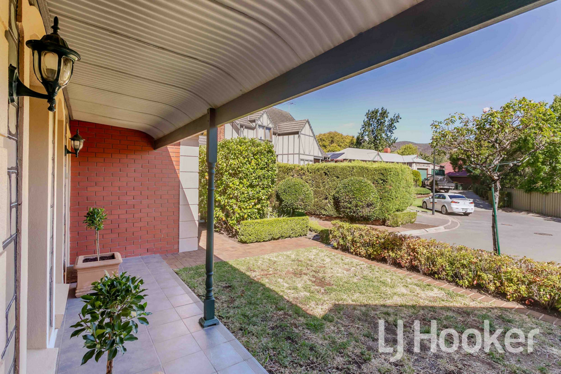 8 Woodland Court, HIGHBURY