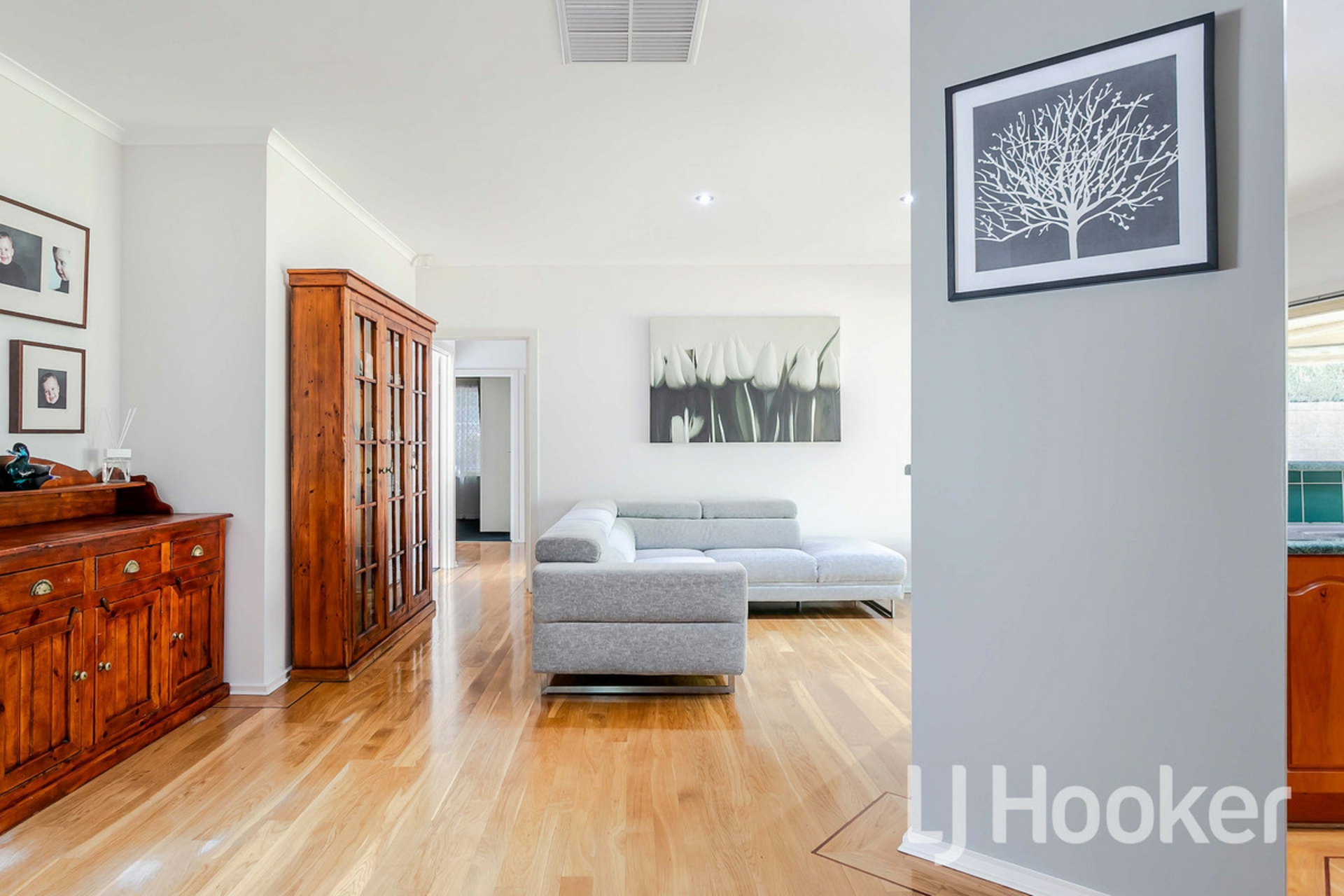 8 Woodland Court, HIGHBURY
