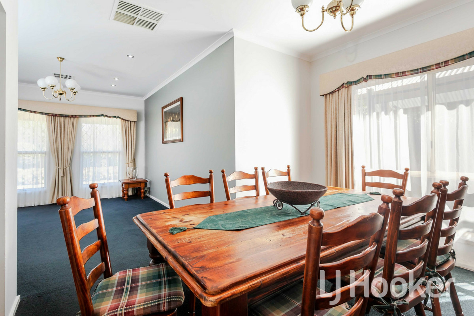8 Woodland Court, HIGHBURY
