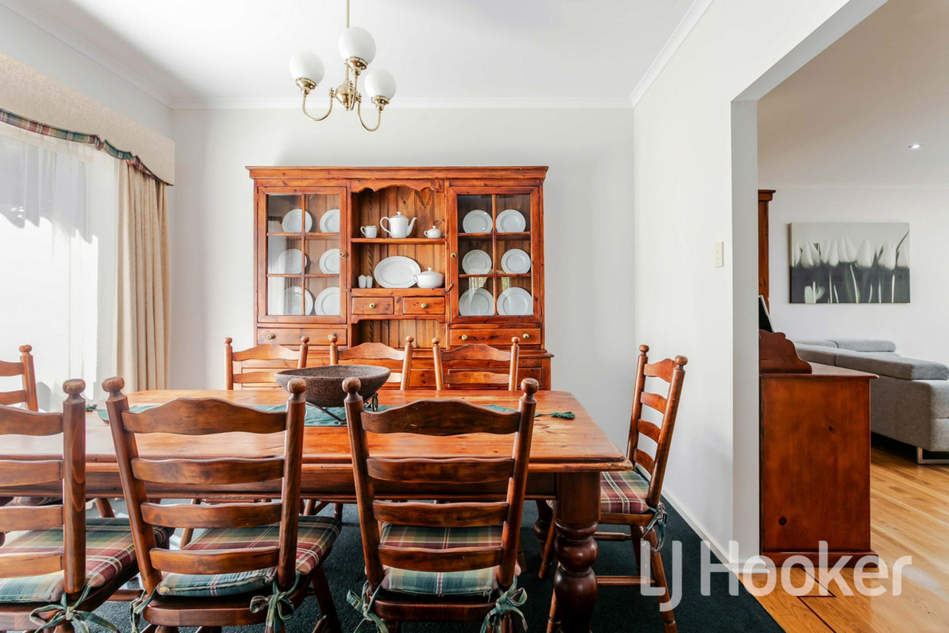 8 Woodland Court, HIGHBURY