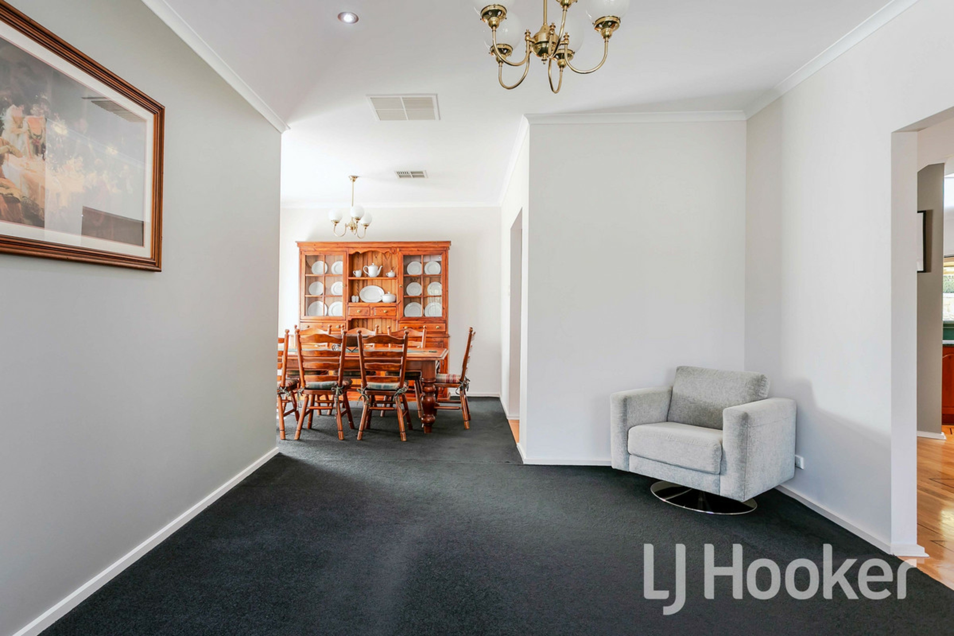 8 Woodland Court, HIGHBURY