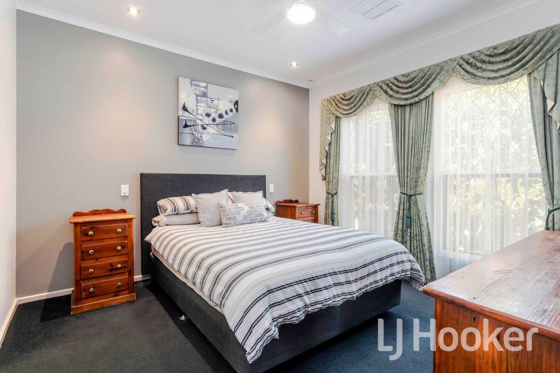 8 Woodland Court, HIGHBURY