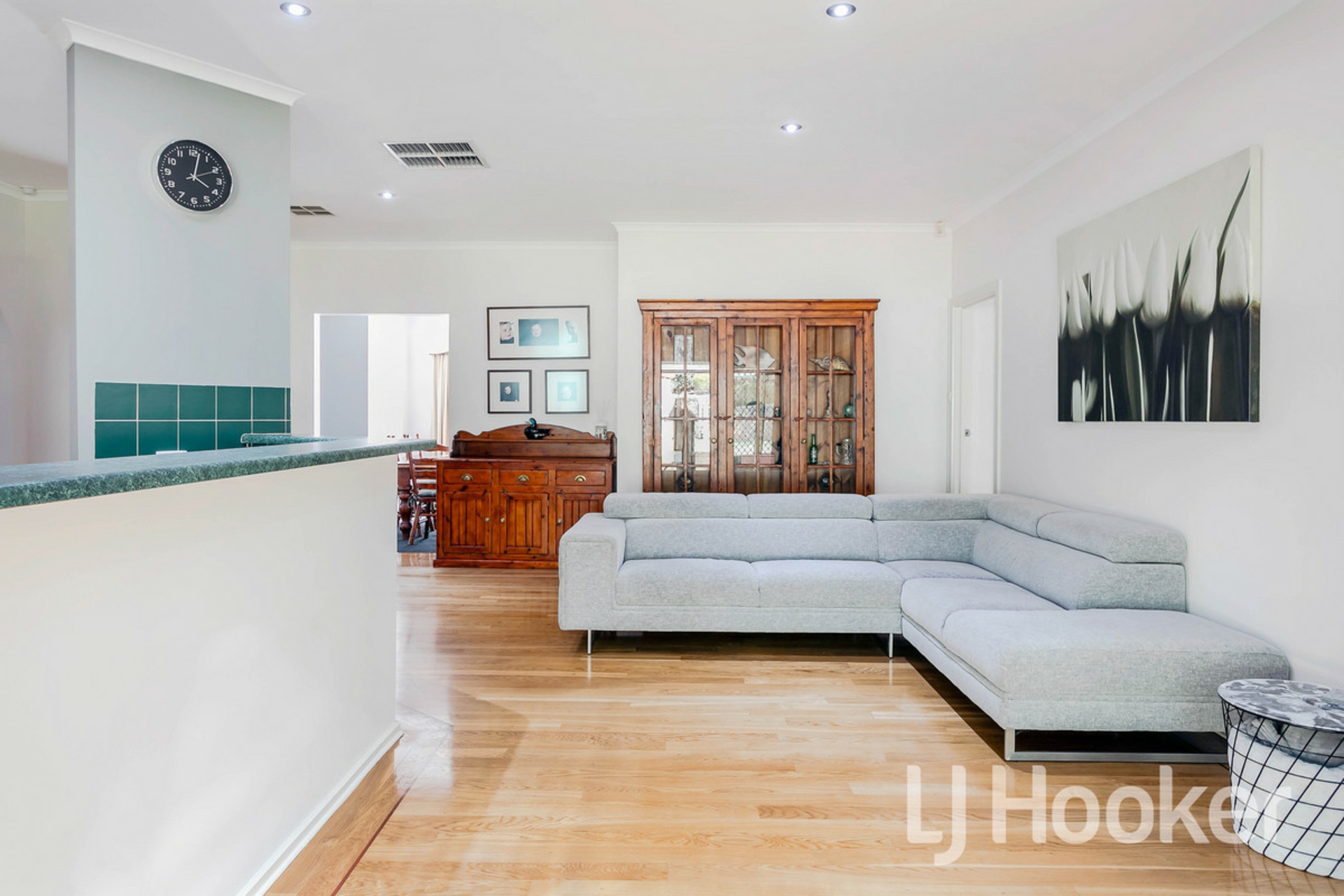 8 Woodland Court, HIGHBURY