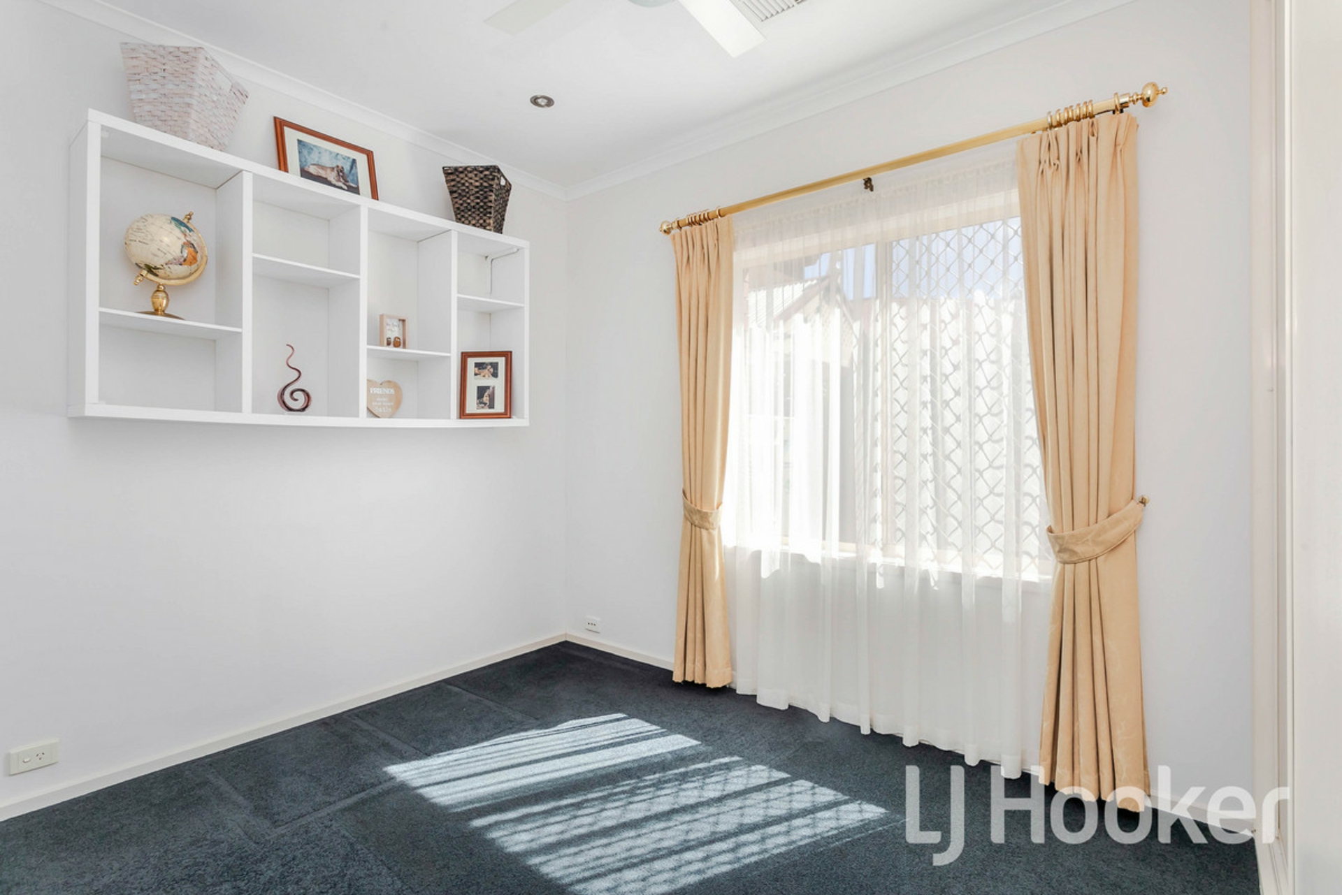 8 Woodland Court, HIGHBURY