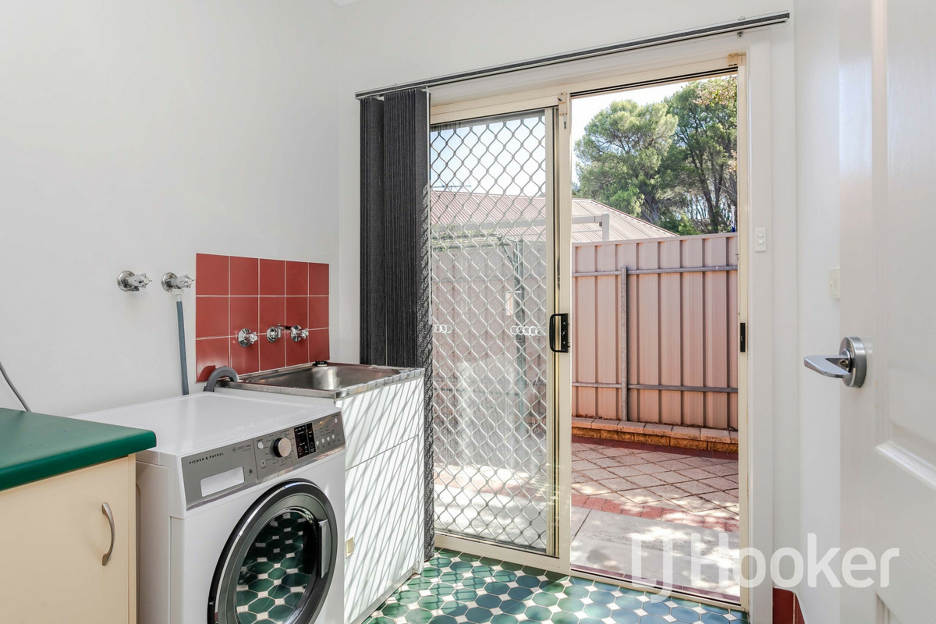 8 Woodland Court, HIGHBURY