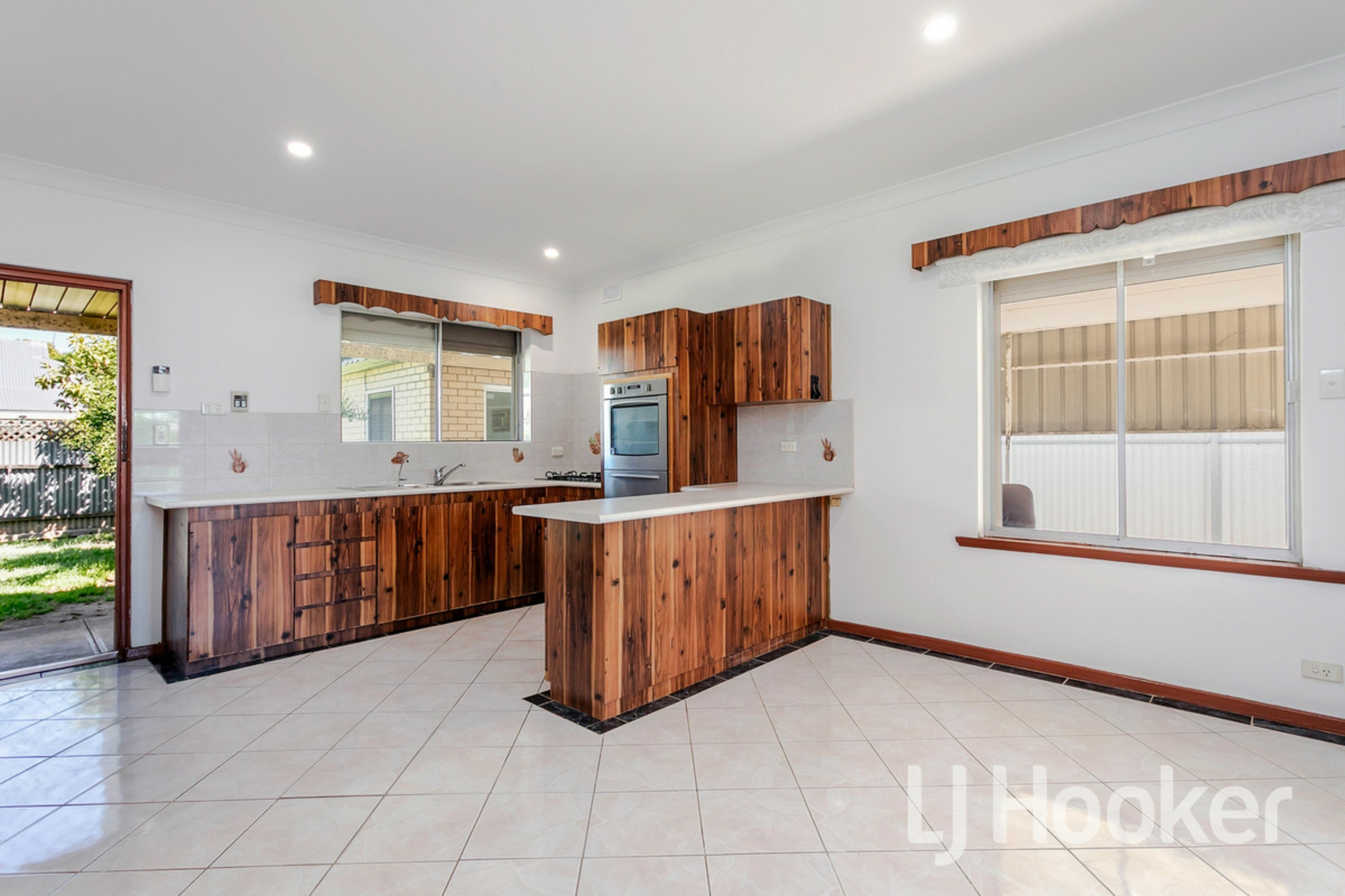 83 Alfred Road, WEST CROYDON