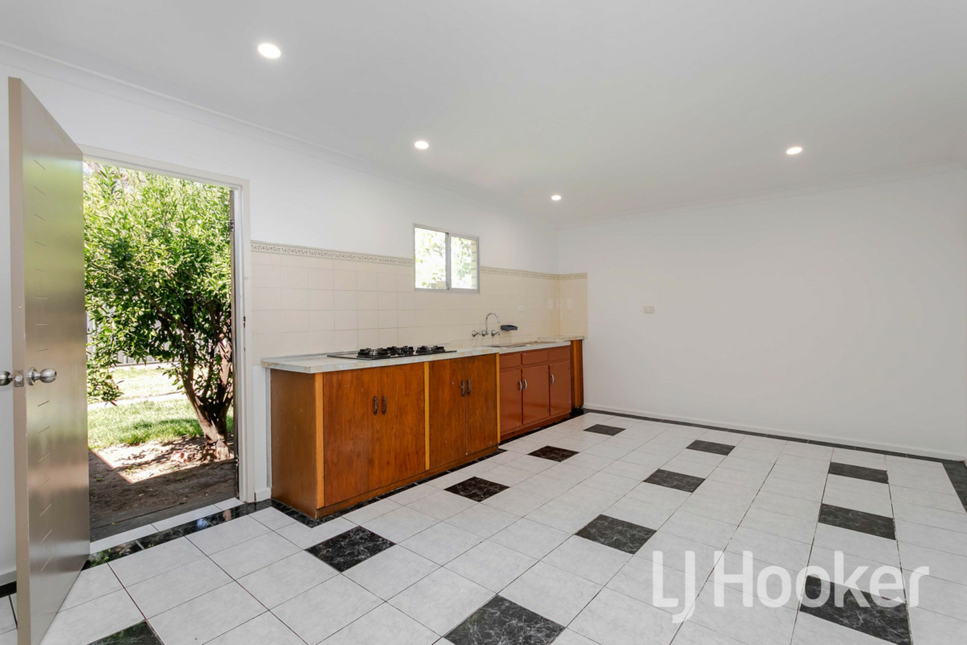 83 Alfred Road, WEST CROYDON
