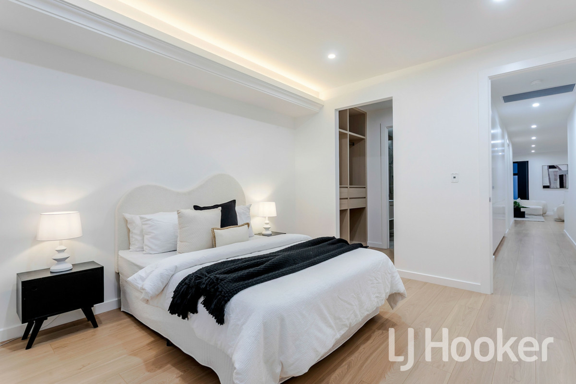 8 Gladstone Avenue — photo 4 of 15