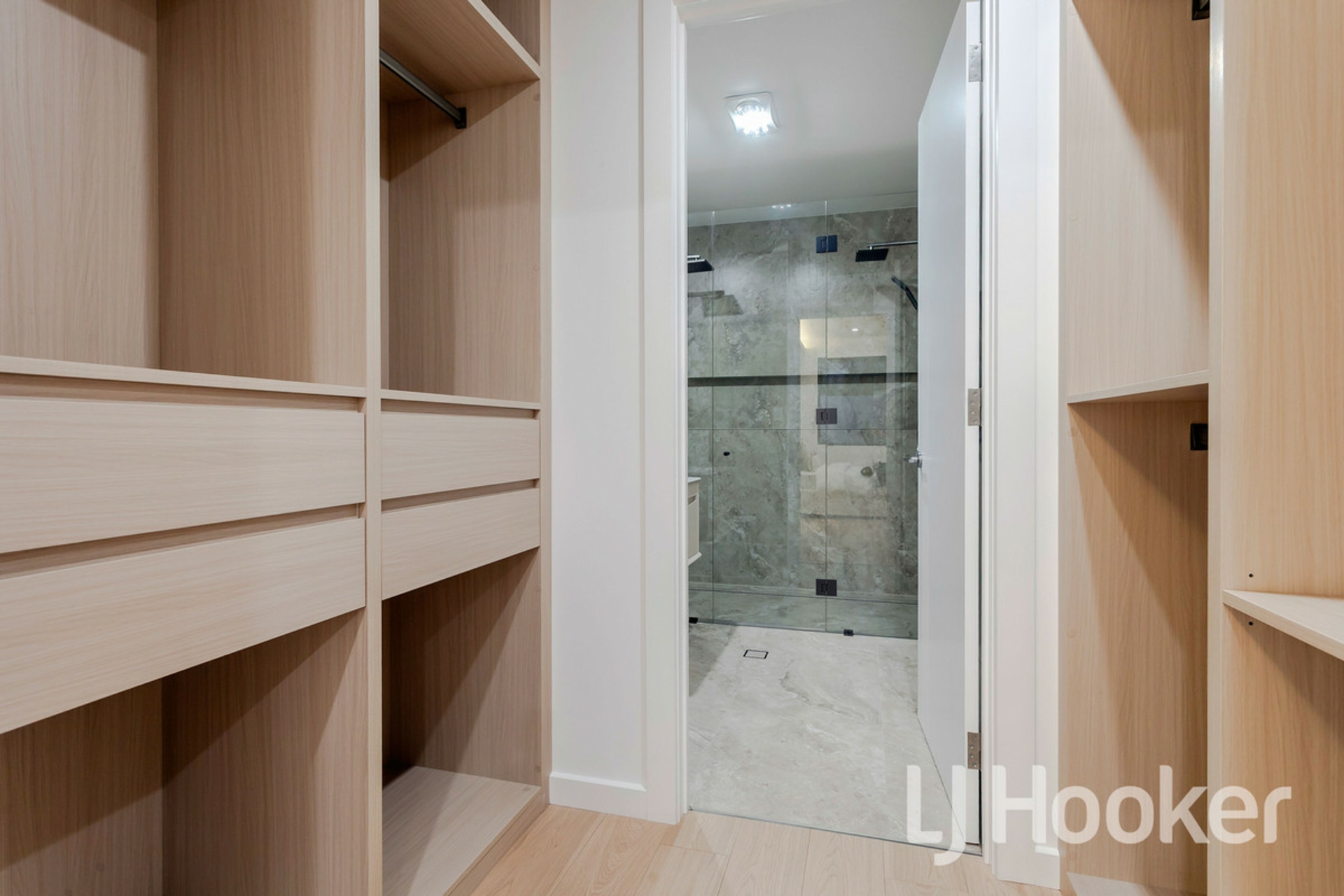 8 Gladstone Avenue — photo 5 of 15