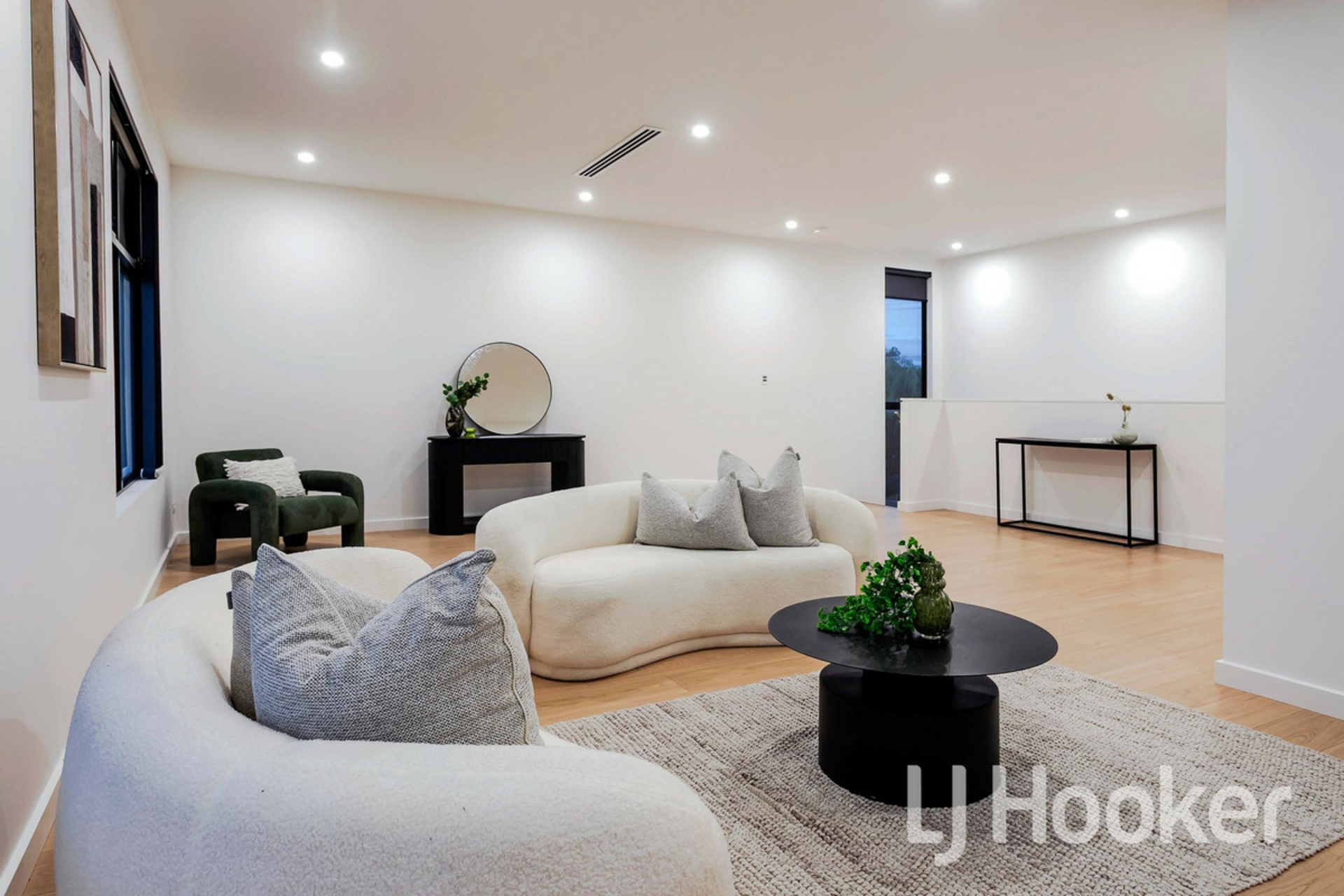 8 Gladstone Avenue — photo 9 of 15