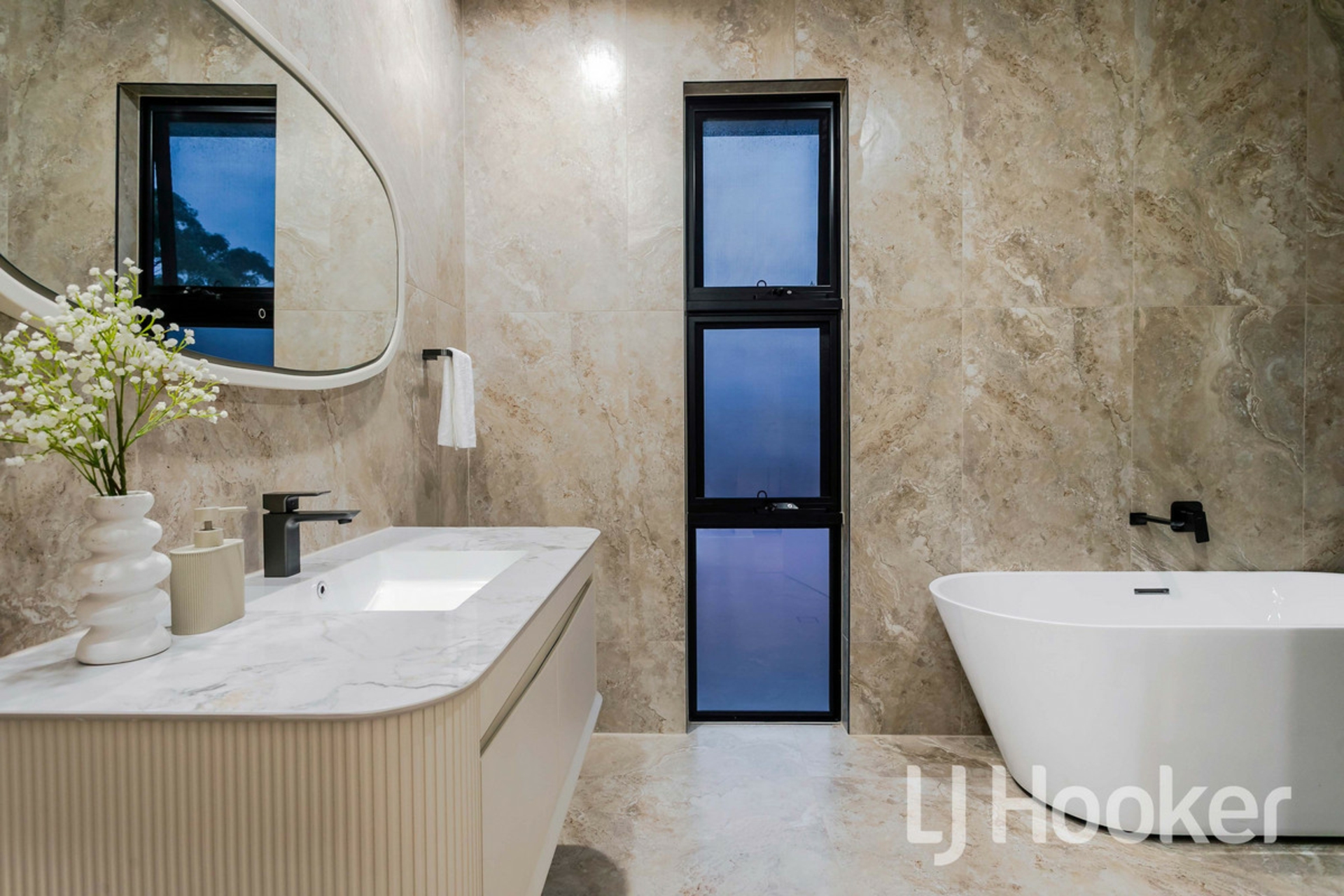 8 Gladstone Avenue — photo 10 of 15