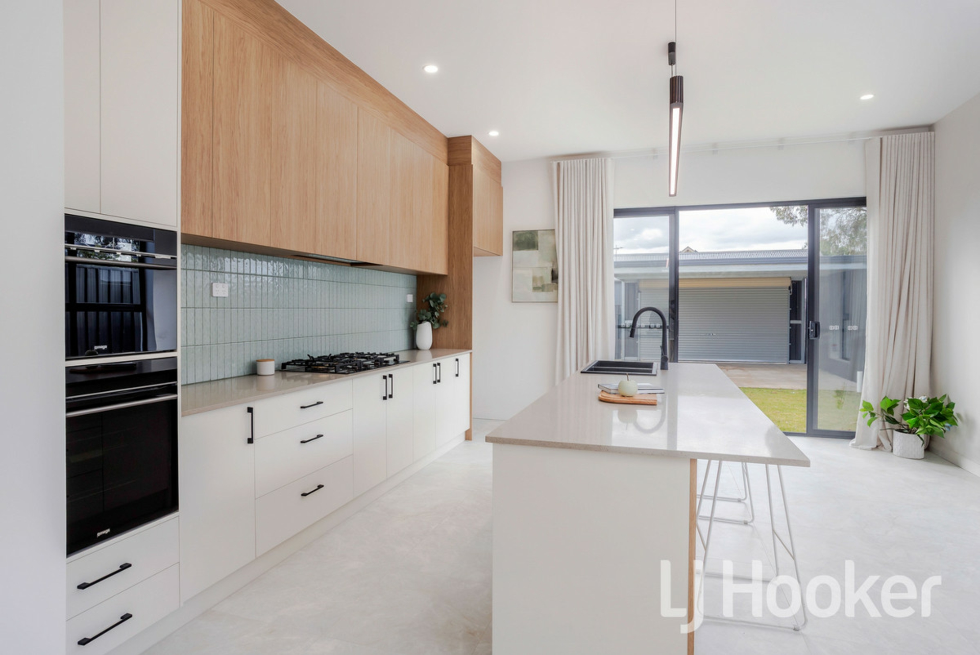 14 Ballara Street — photo 21 of 23