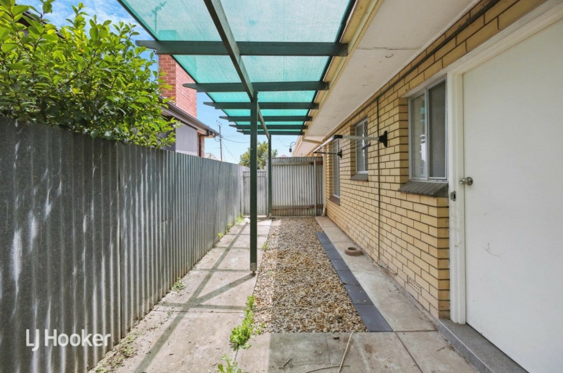 2/1 Patricia Street — photo 8 of 9