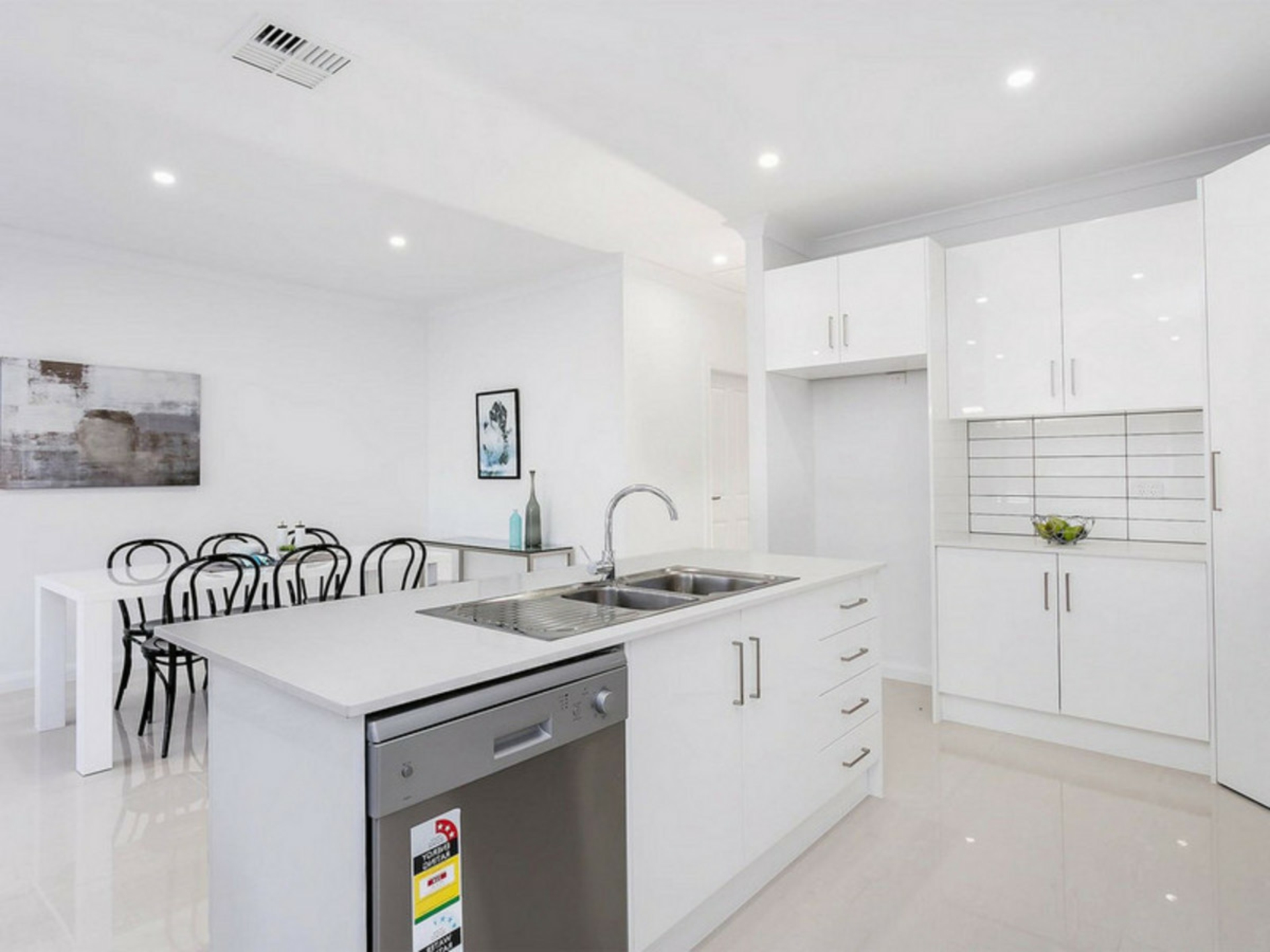 38A Tunbridge Street — photo 2 of 14