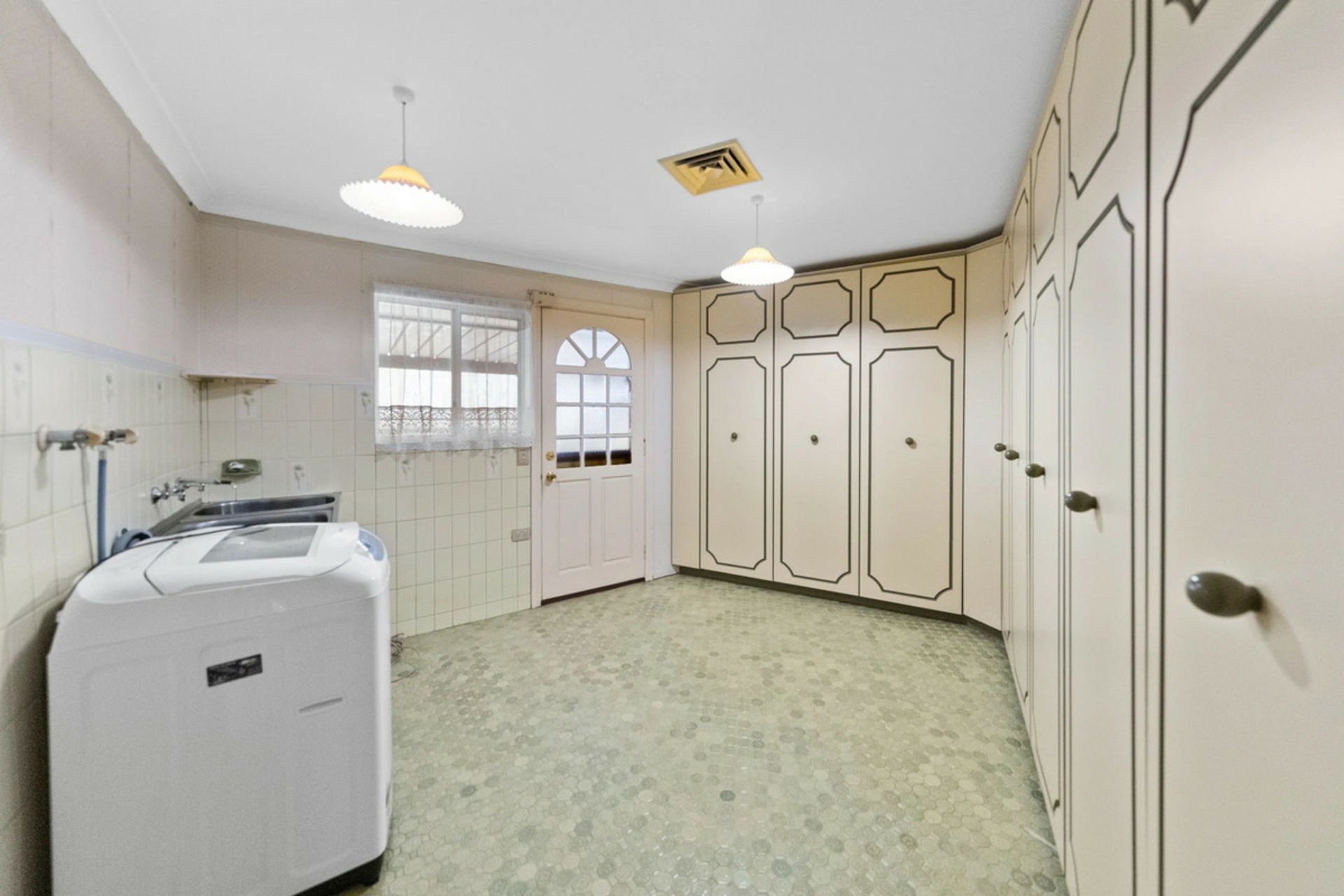 31 Otama Court — photo 14 of 15