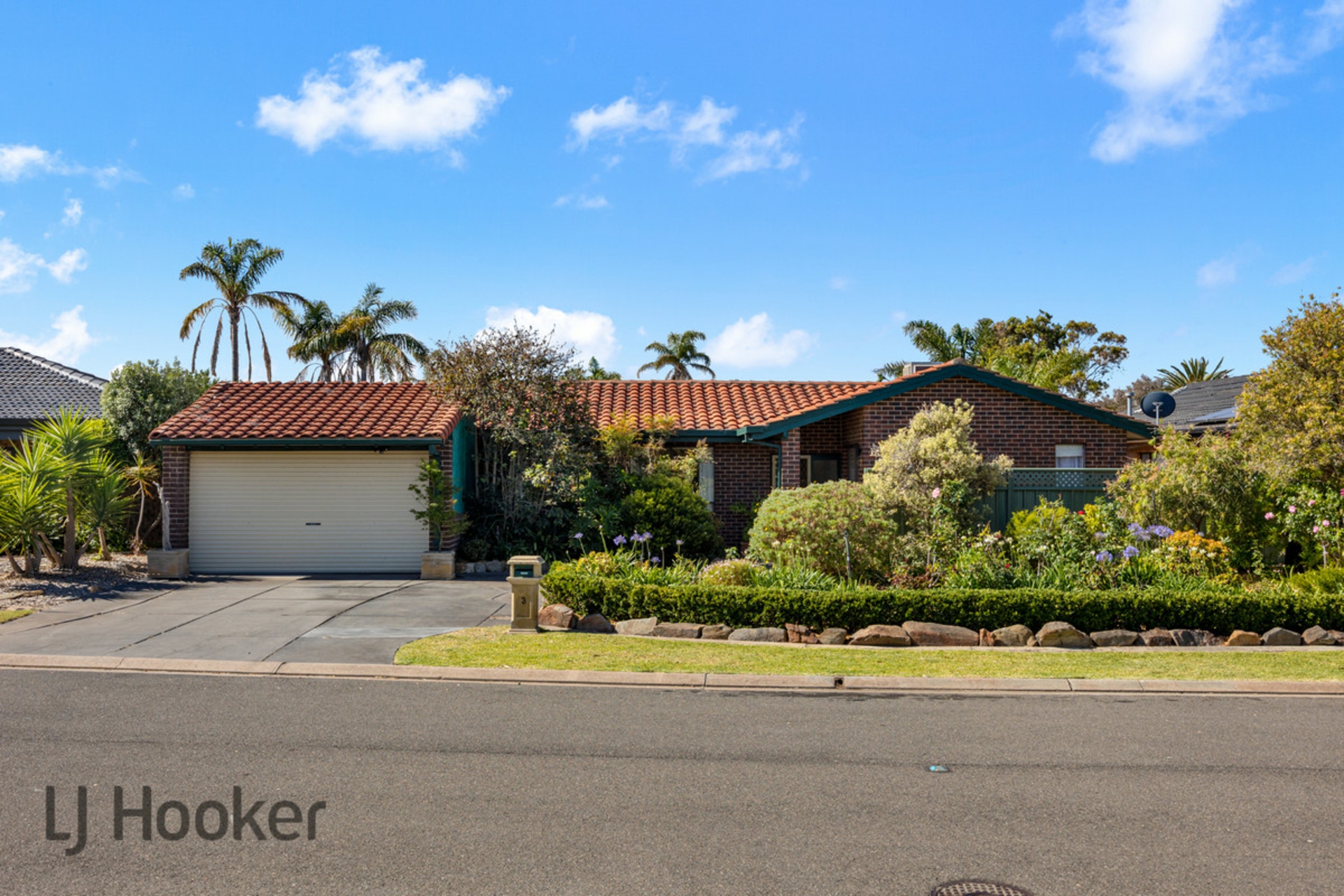 3 Read Court — photo from LJ Hooker Flinders Park