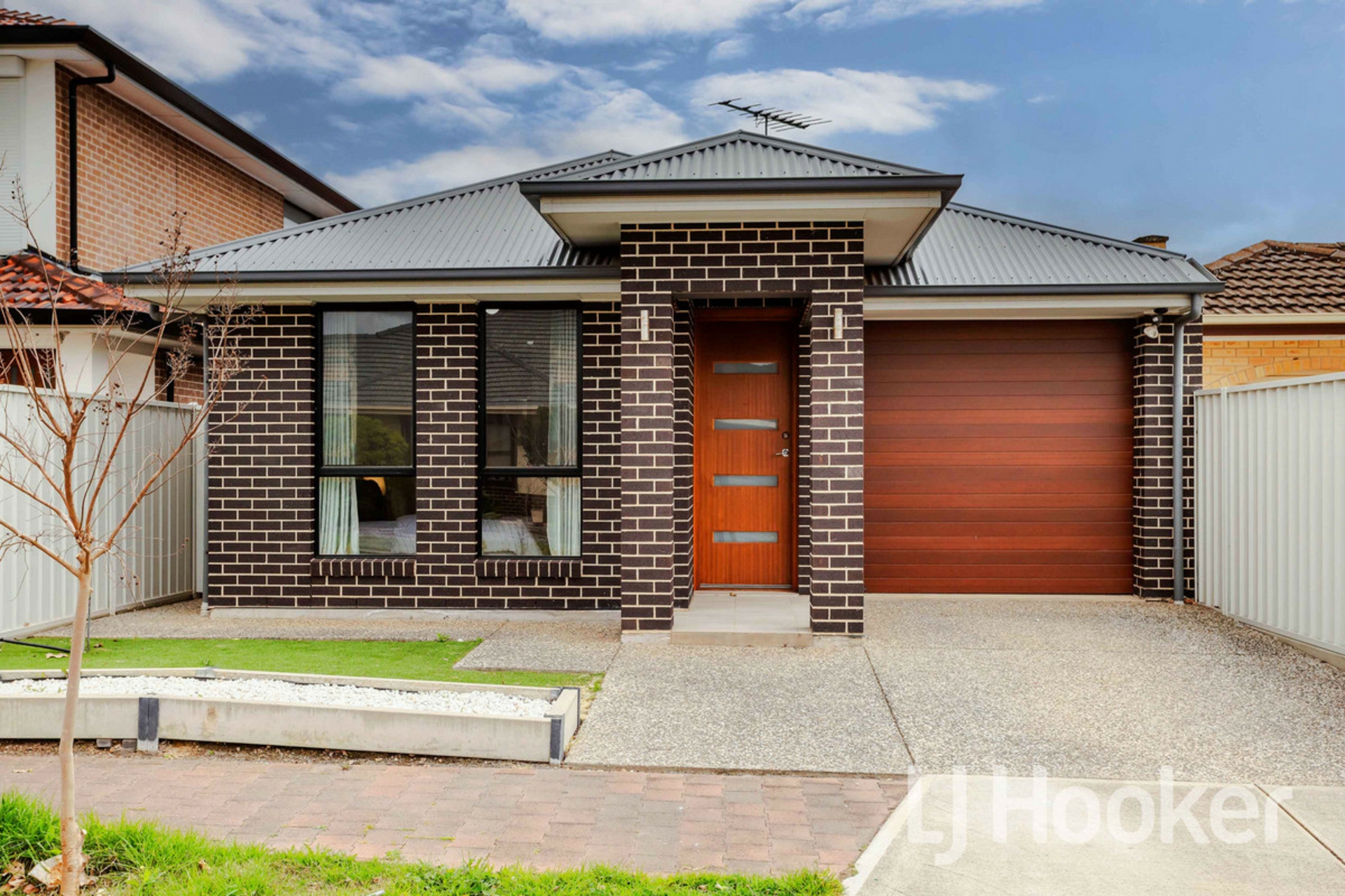 1B Rowney Avenue — photo 2 of 29