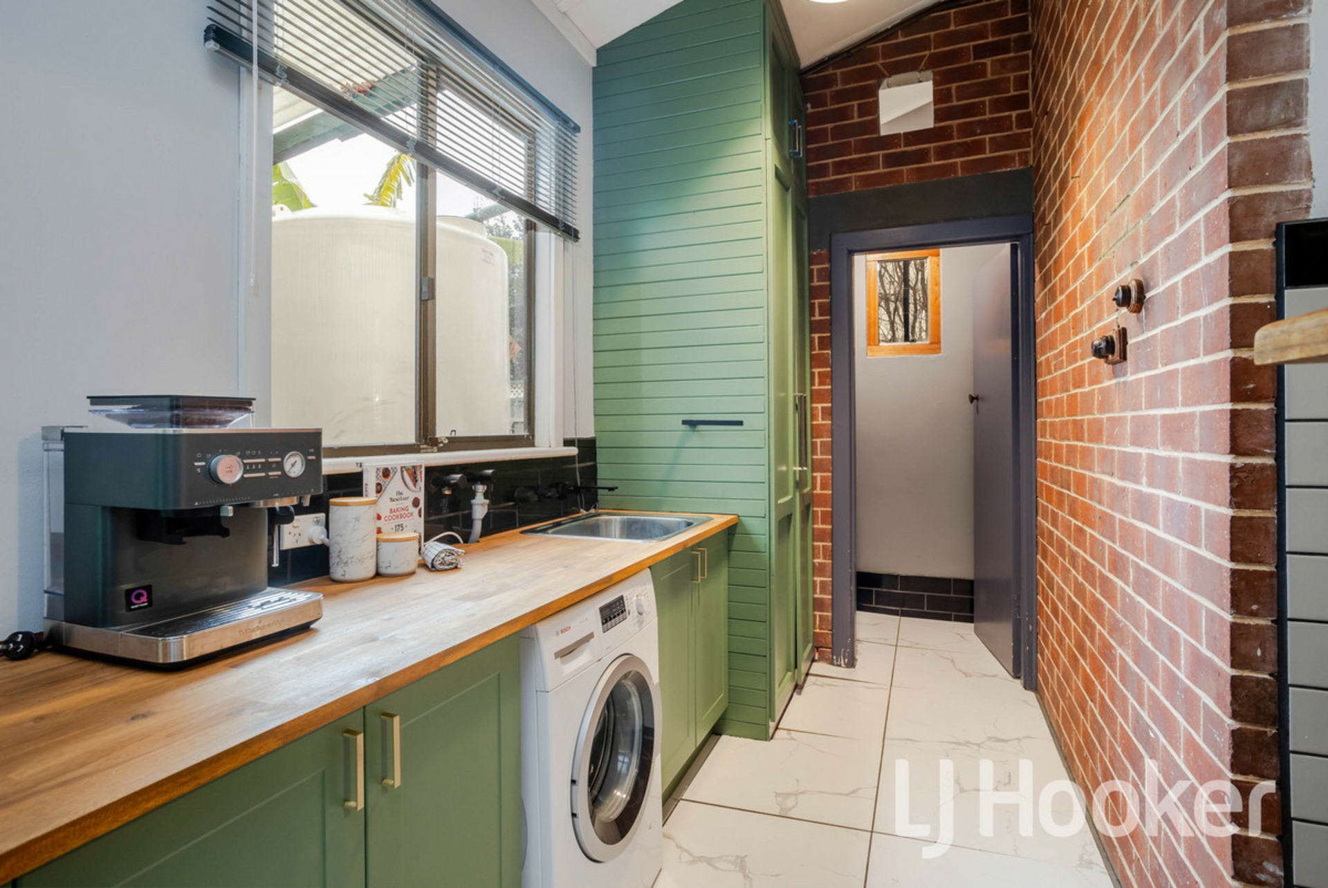 39 Railway Terrace — photo 8 of 16