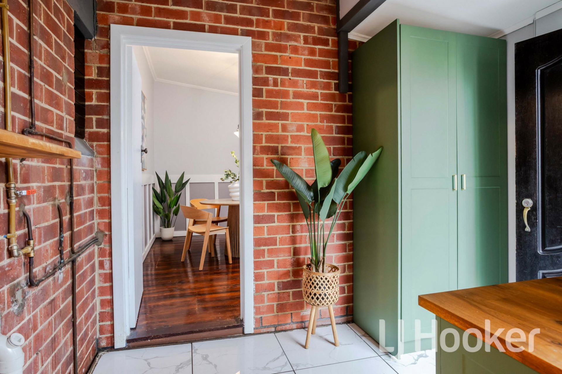 39 Railway Terrace — photo 9 of 16