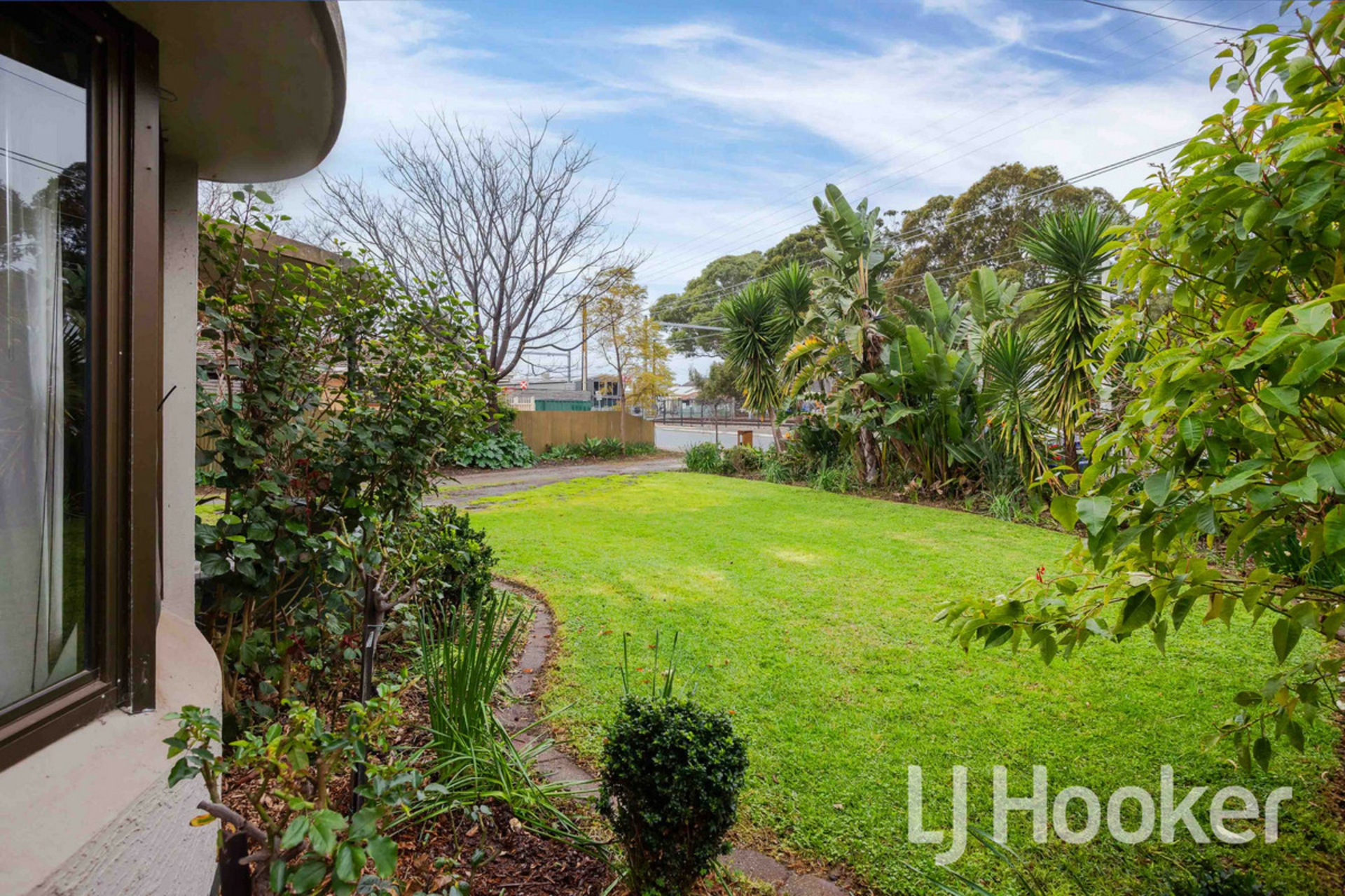39 Railway Terrace — photo 16 of 16