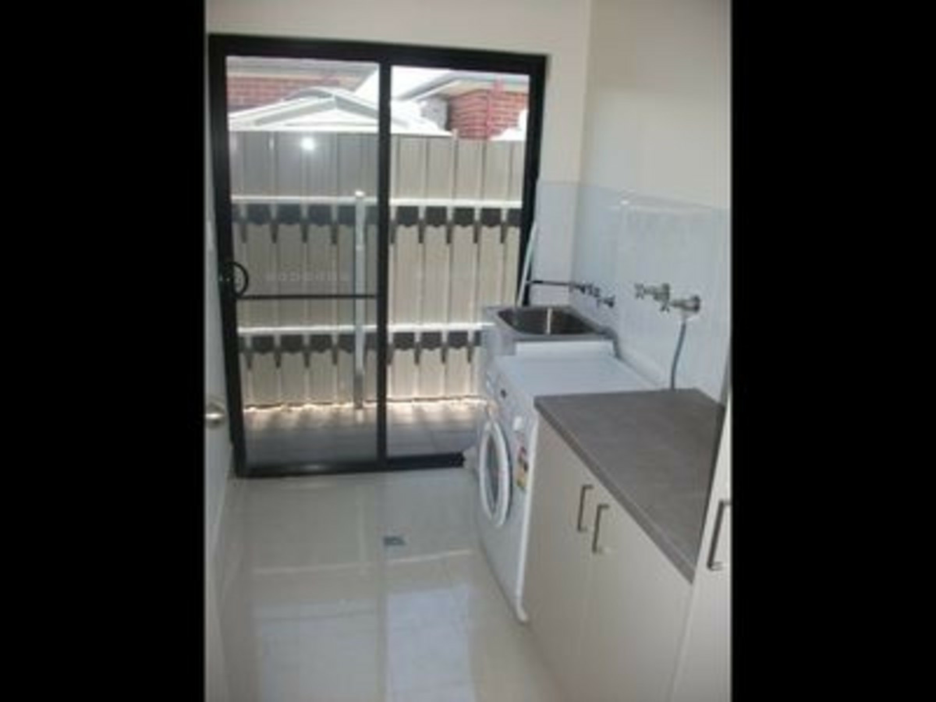 62A/Room 3 Addison Road — photo 7 of 10