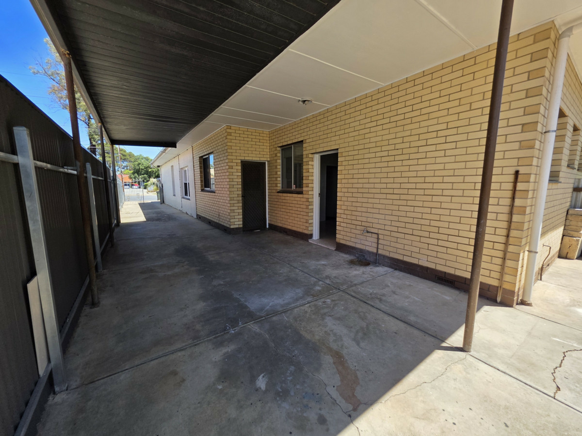 500 Torrens Road — photo 9 of 10
