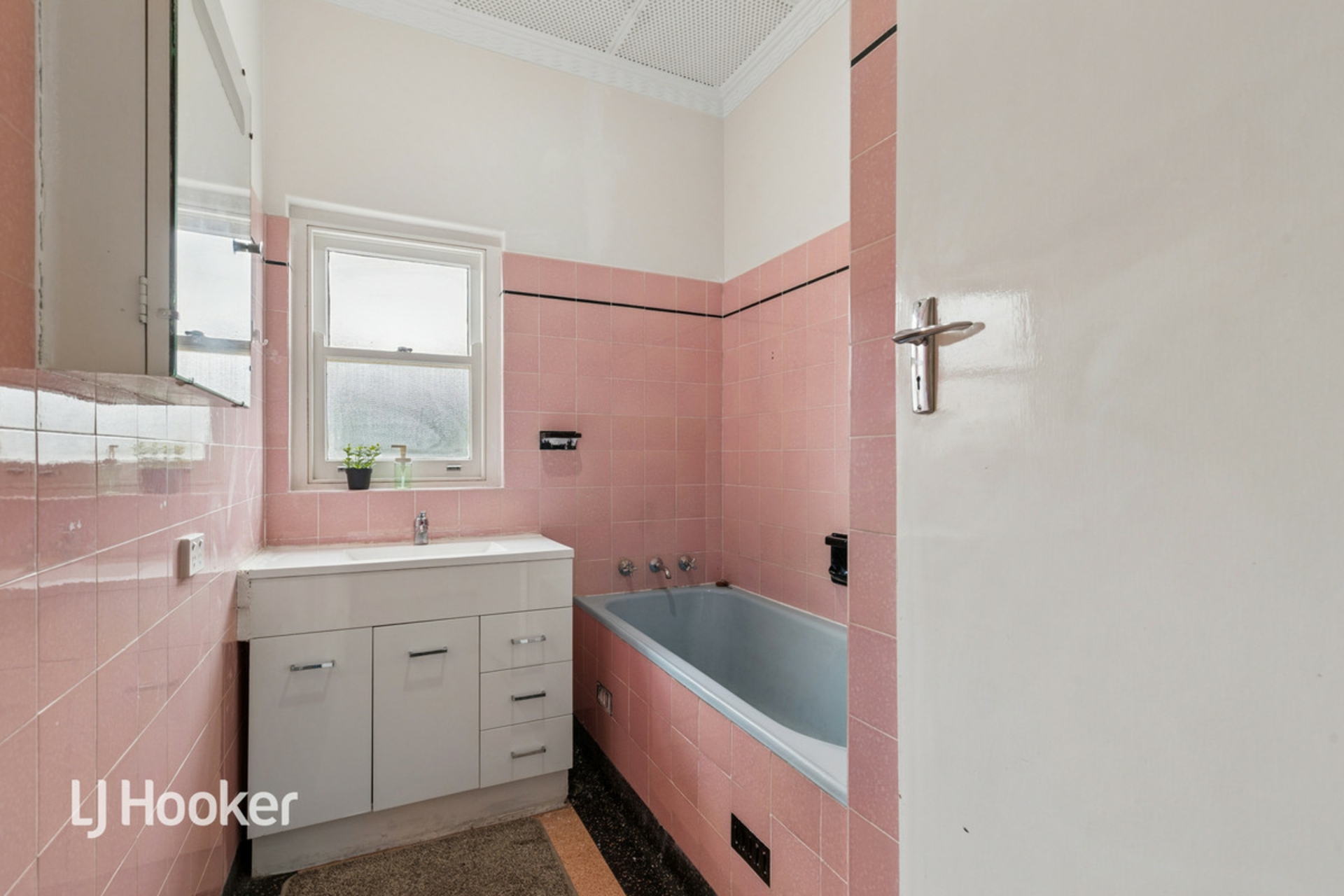 54 Rowells Road — photo 16 of 26