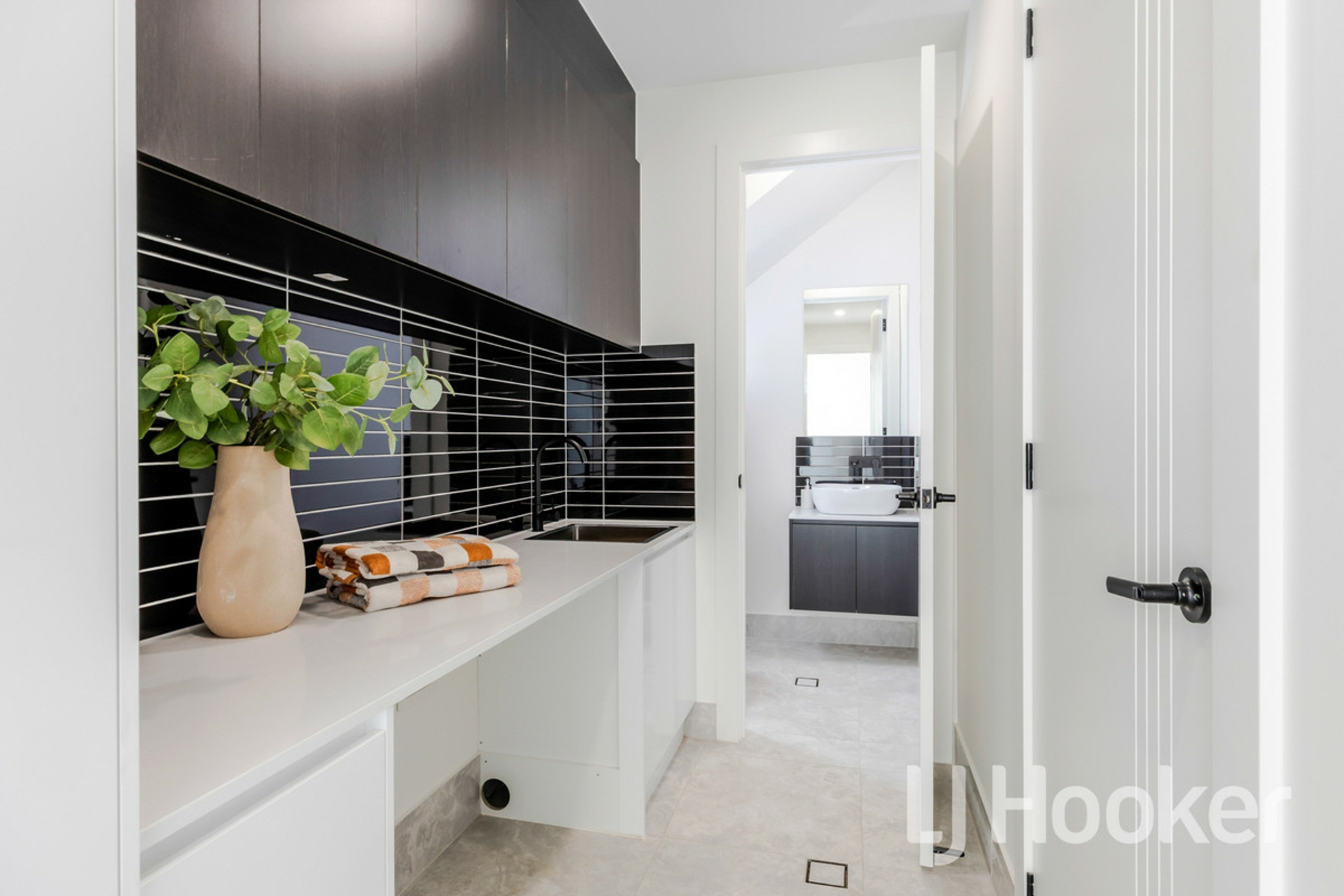 1/63 Millicent Street — photo 8 of 22