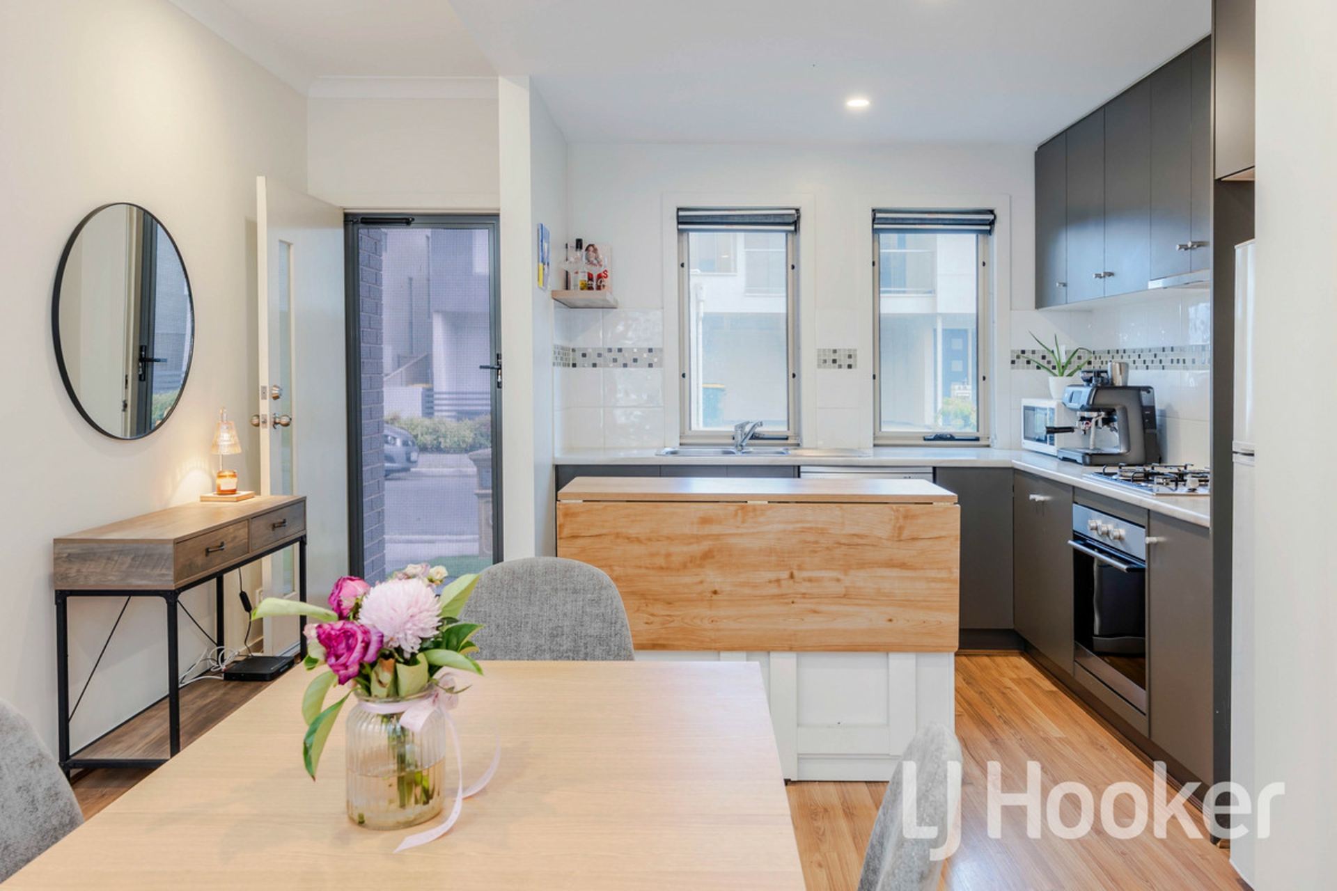 3/2A Garth Street — photo 4 of 15